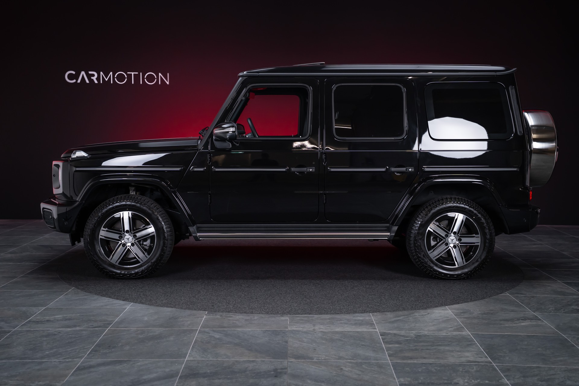 MERCEDES-BENZ G 450 d AMG Line / Burmester / Schiebedach / 360° Kamera-image-10