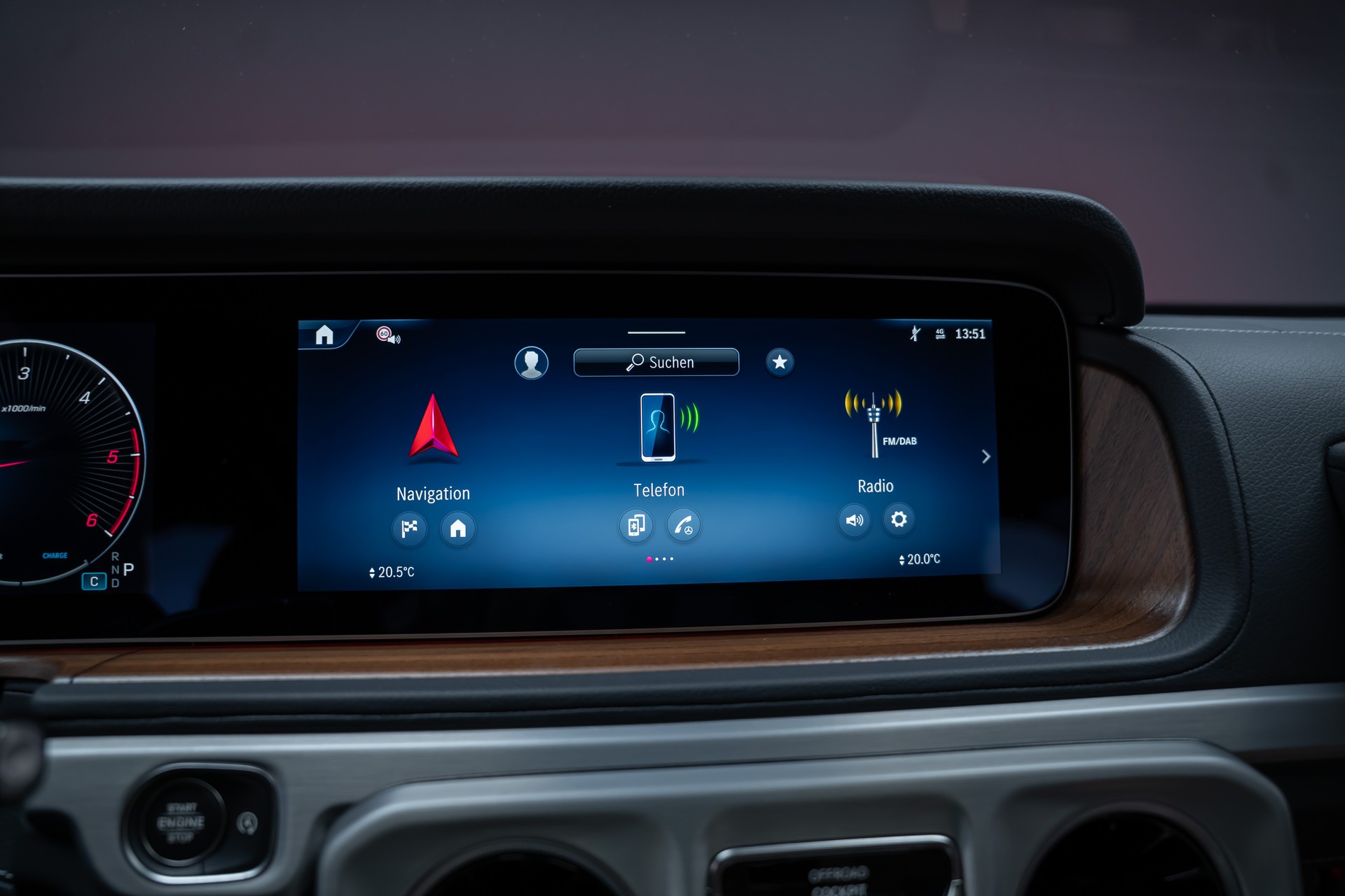 MERCEDES-BENZ G 450 d AMG Line / Burmester / Schiebedach / 360° Kamera-image-31