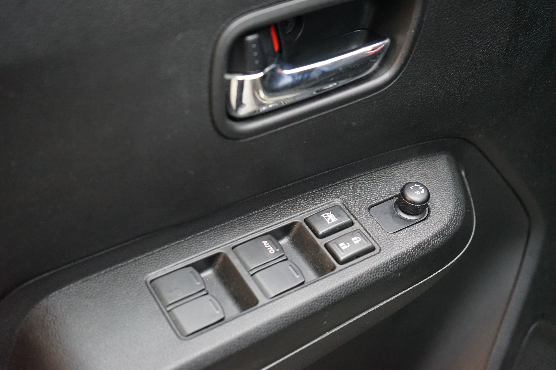 SUZUKI Ignis 1.2i Generation Hybrid-image-17