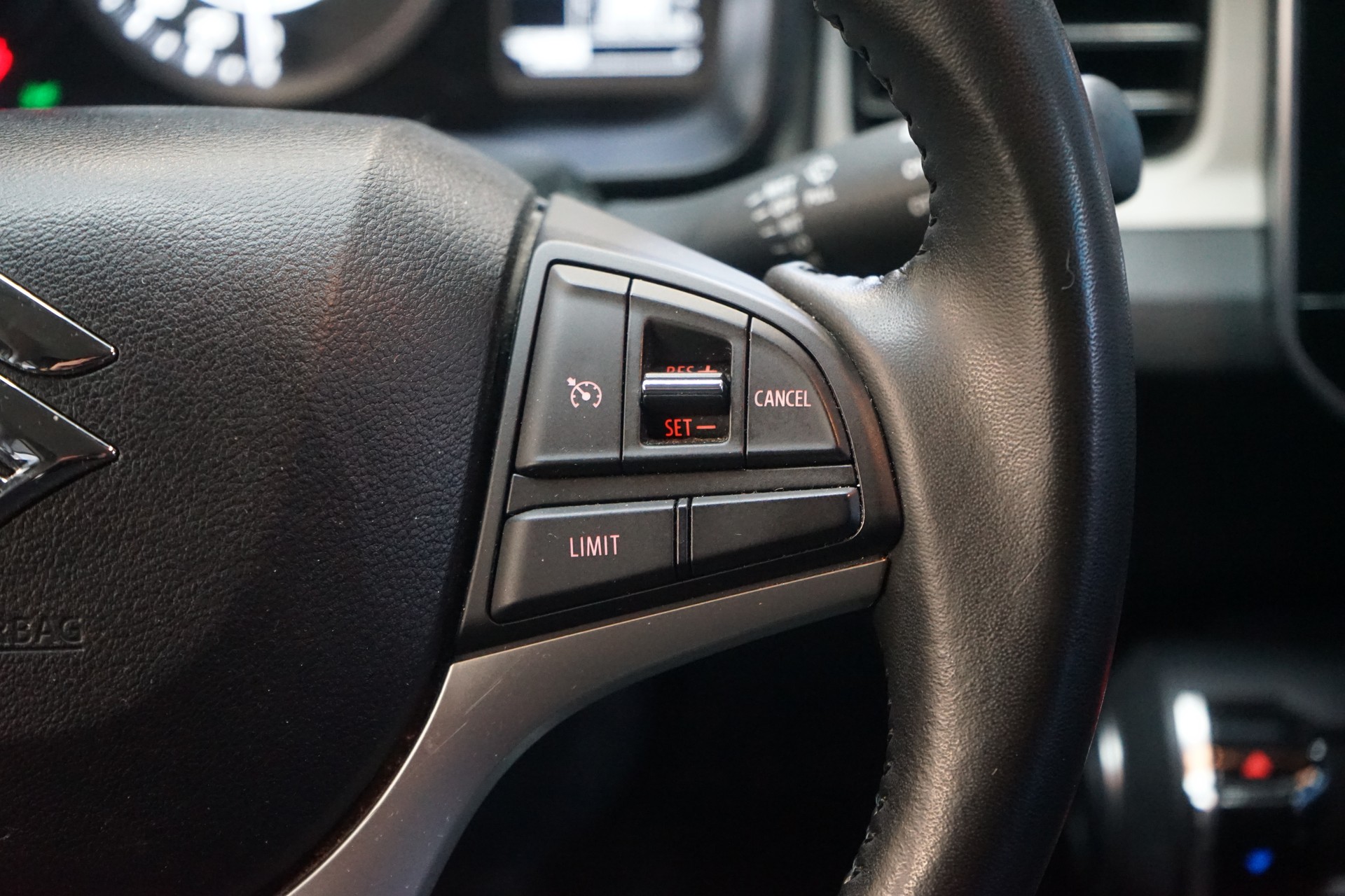 SUZUKI Ignis 1.2i Generation Hybrid-image-9