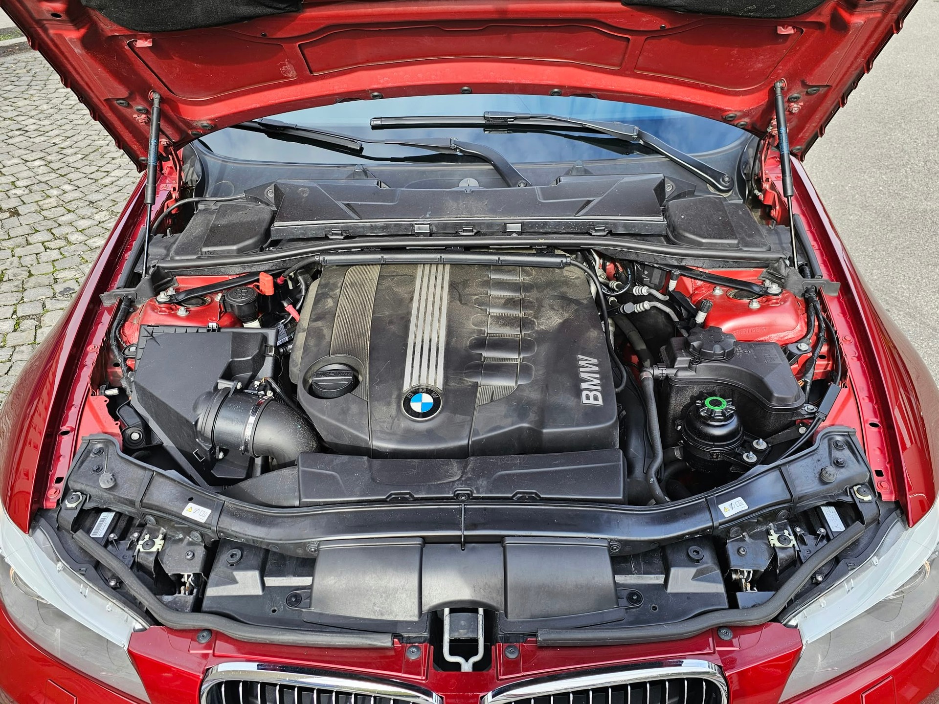 BMW 330d xDrive Touring Steptronic-image-14