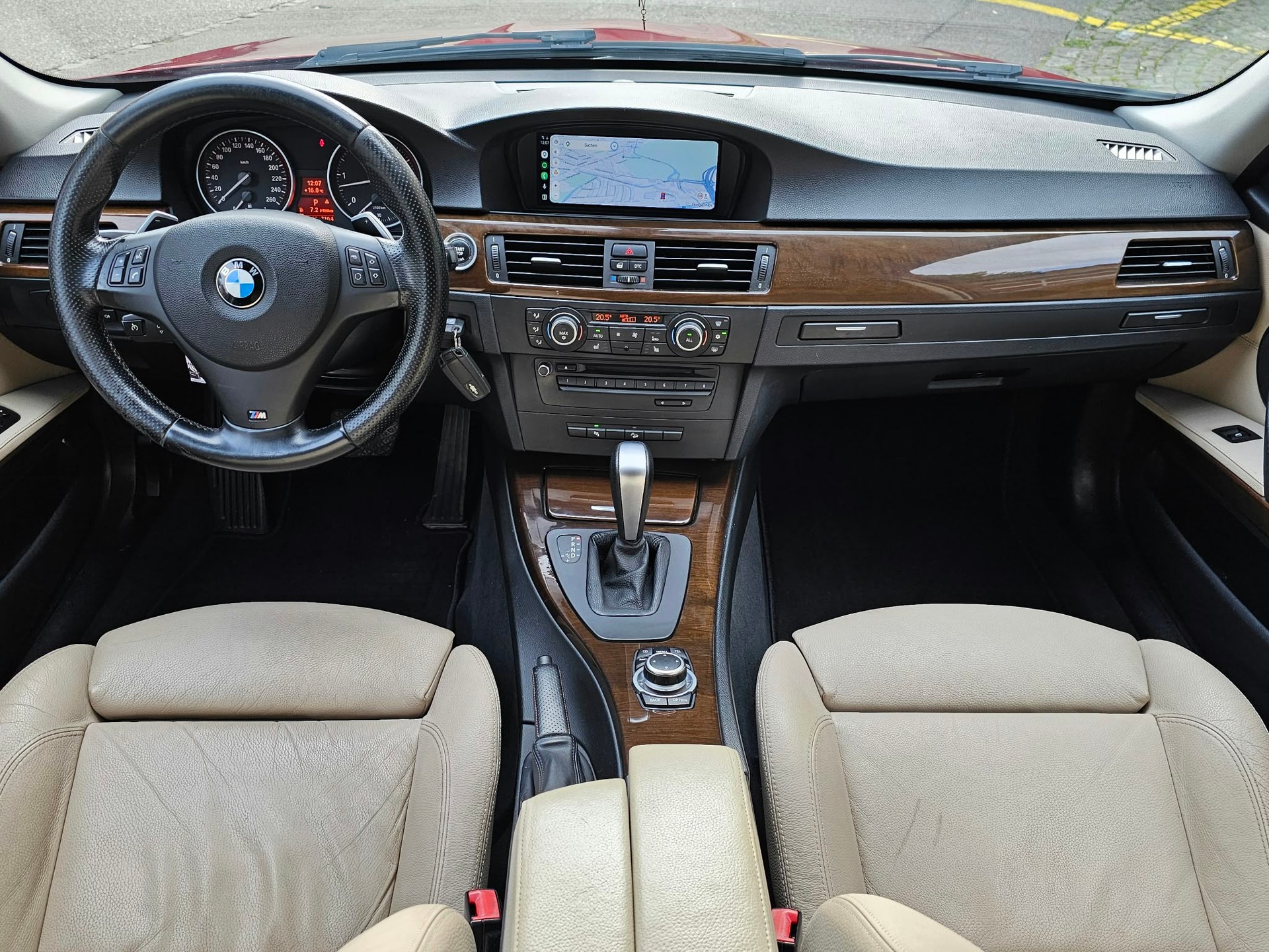 BMW 330d xDrive Touring Steptronic-image-10
