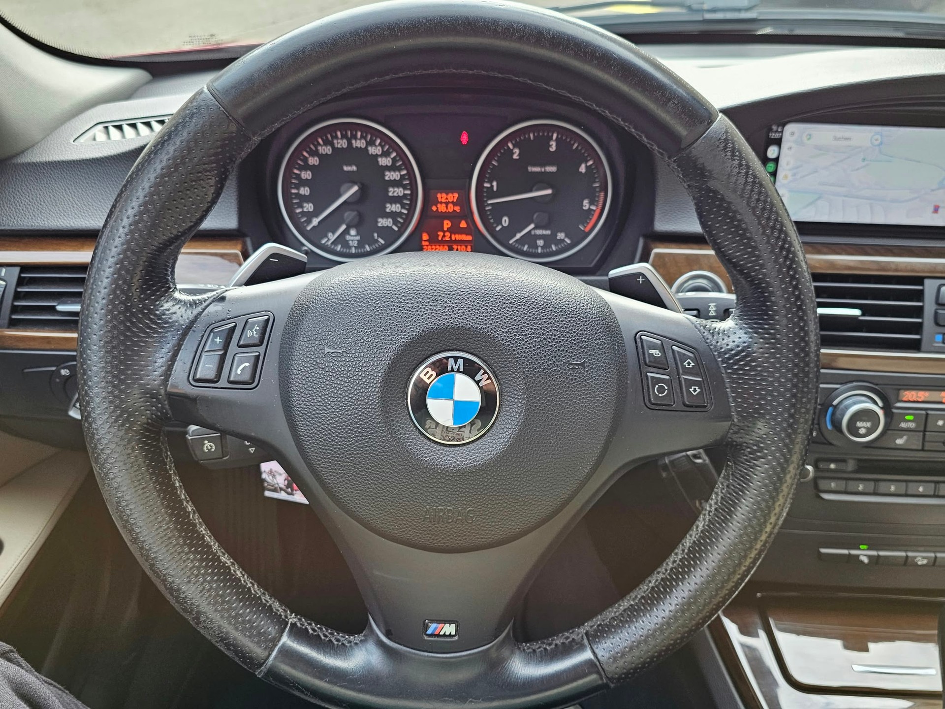 BMW 330d xDrive Touring Steptronic-image-12