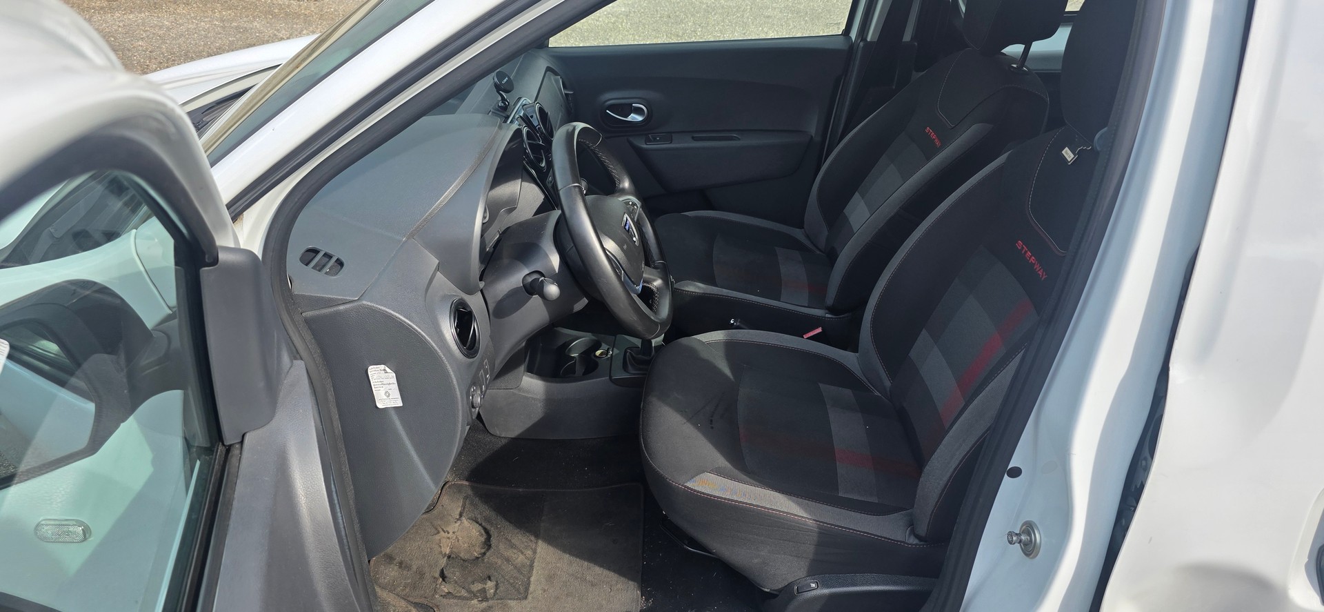 DACIA Dokker 1.5 dCi Stepway-image-7