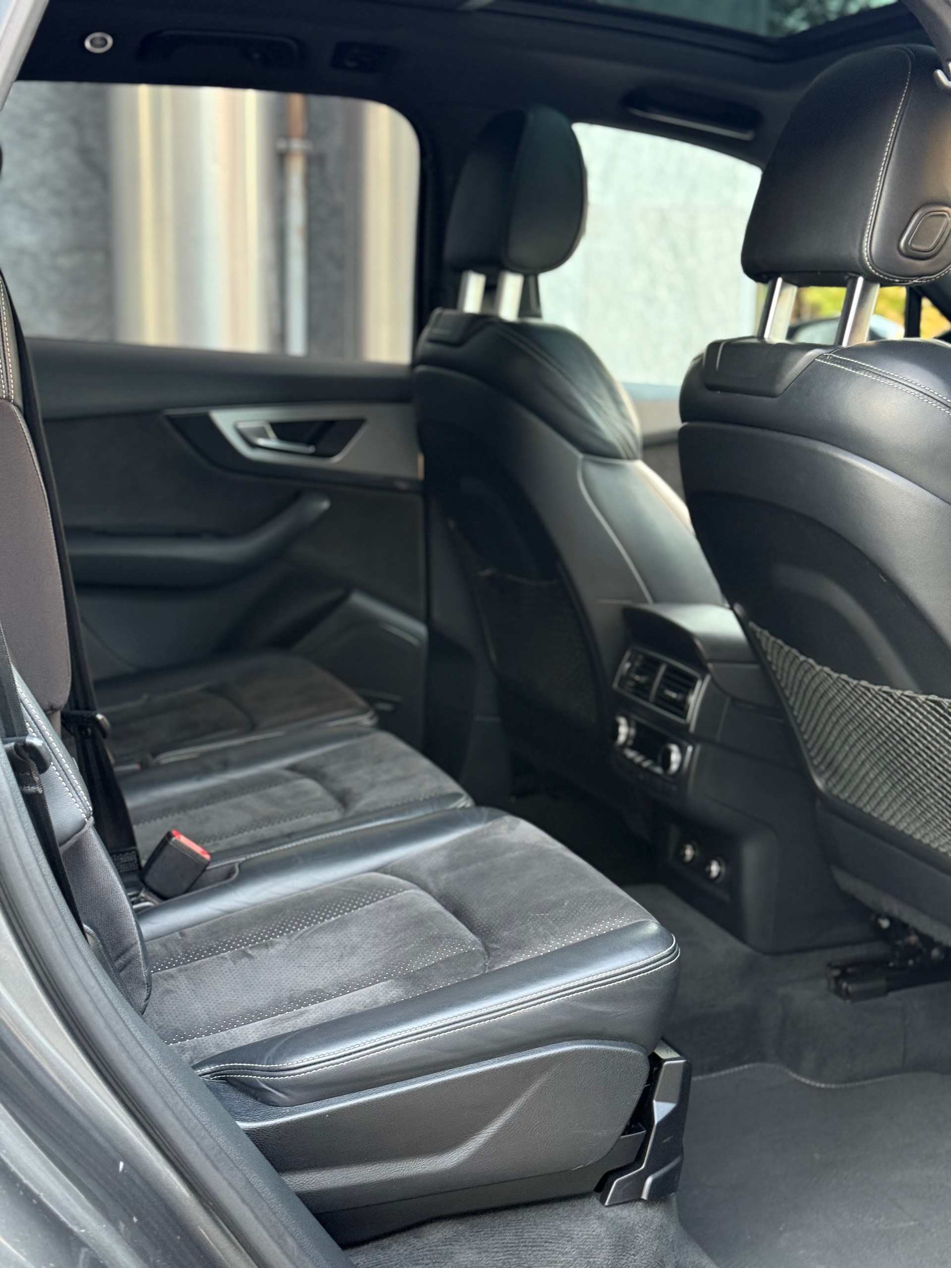 AUDI Q7 50 TDI quattro tiptronic-image-9