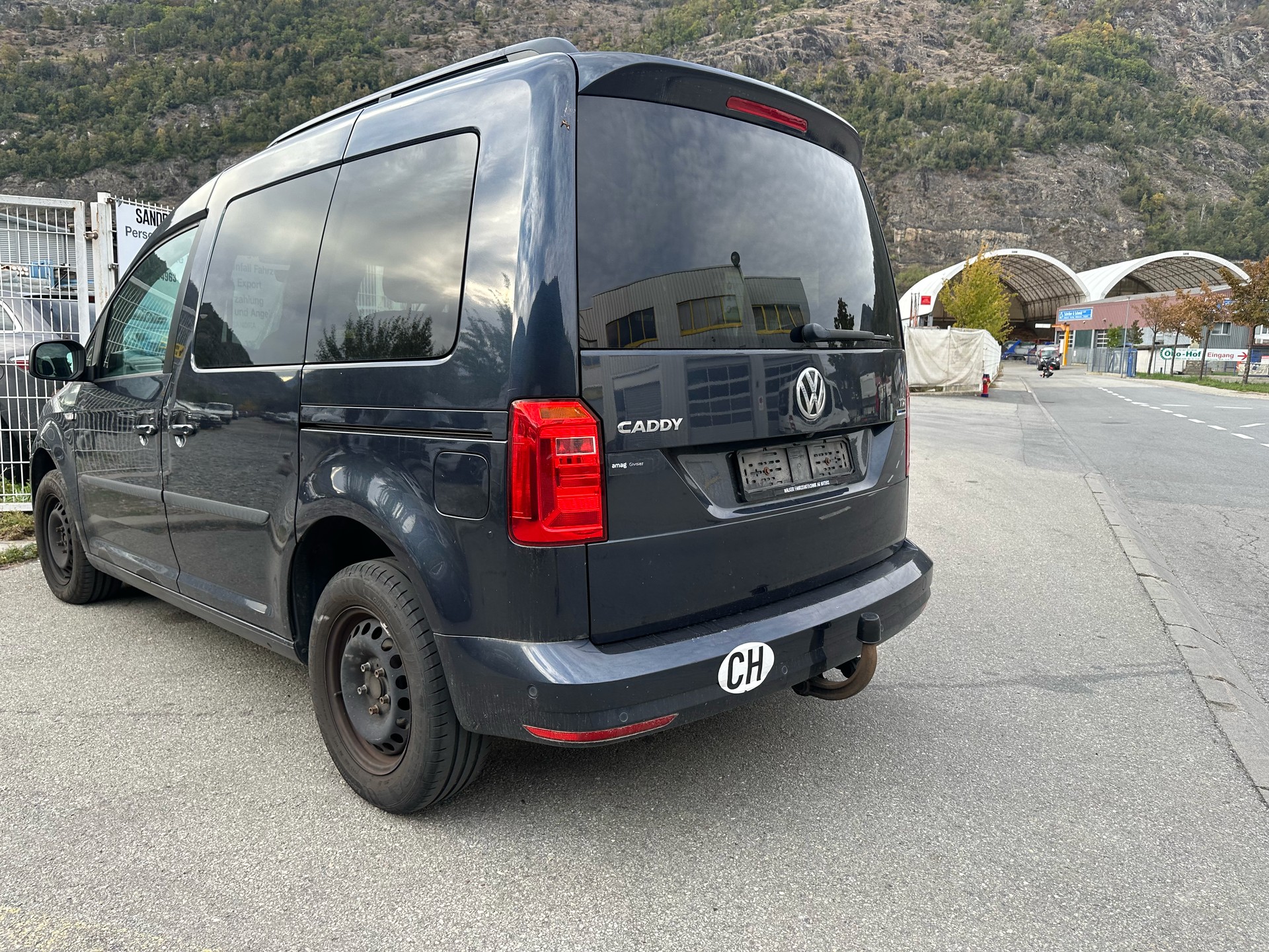 VW Caddy Alltrack 2.0 TDI 7-image-12