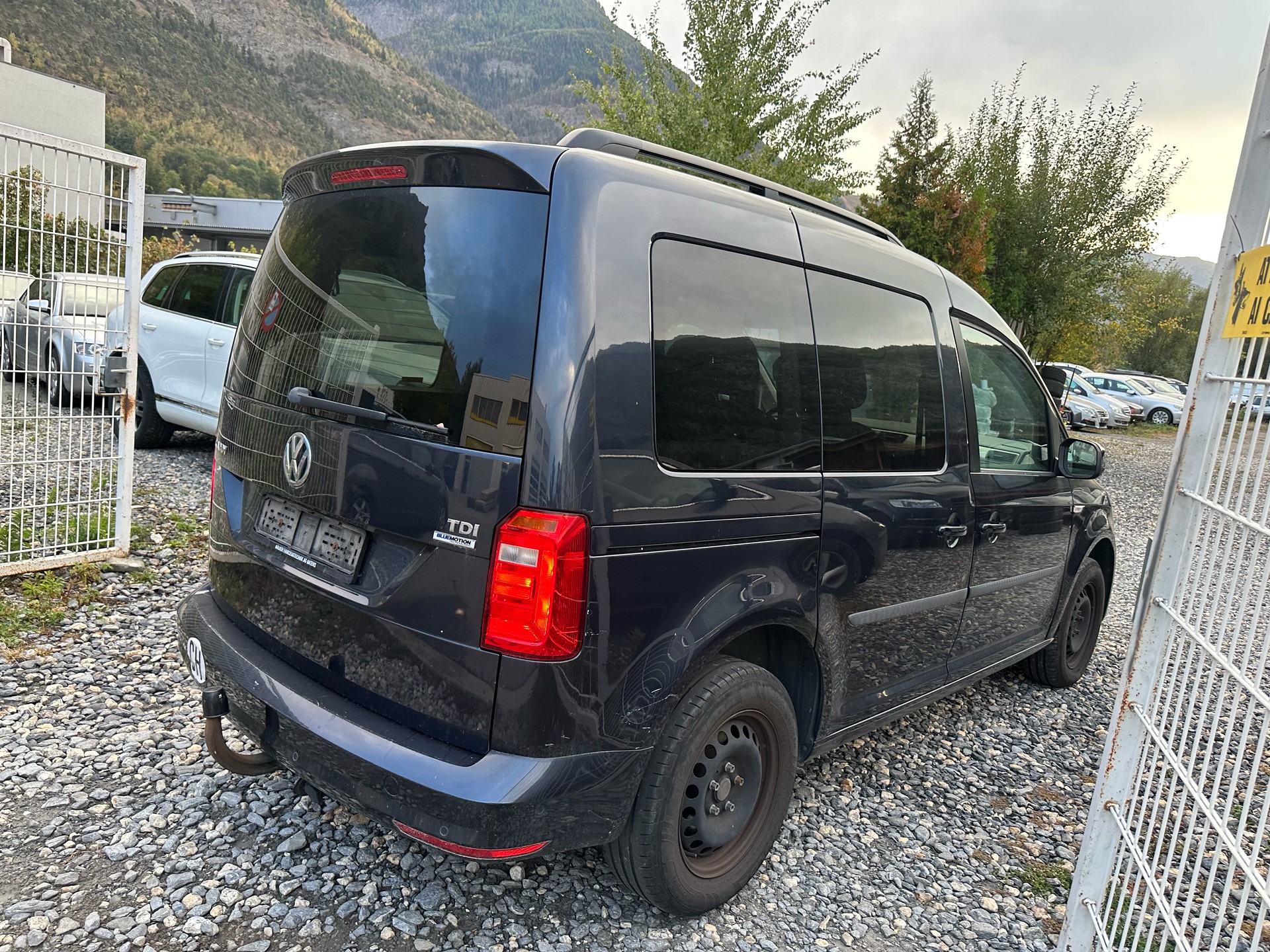 VW Caddy Alltrack 2.0 TDI 7-image-6