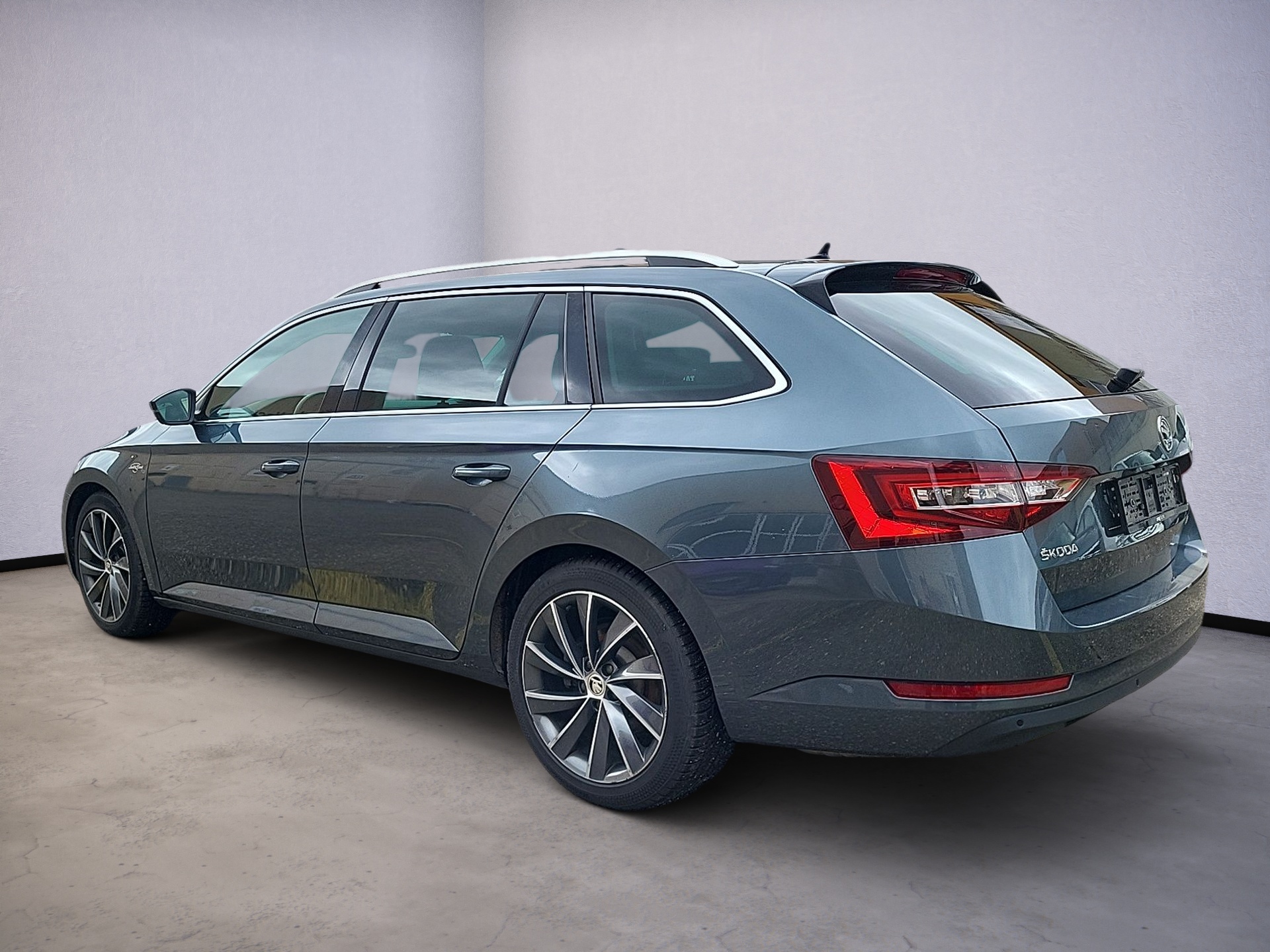 SKODA Superb Combi 2.0 TDi L&K 4x4 DSG-image-6