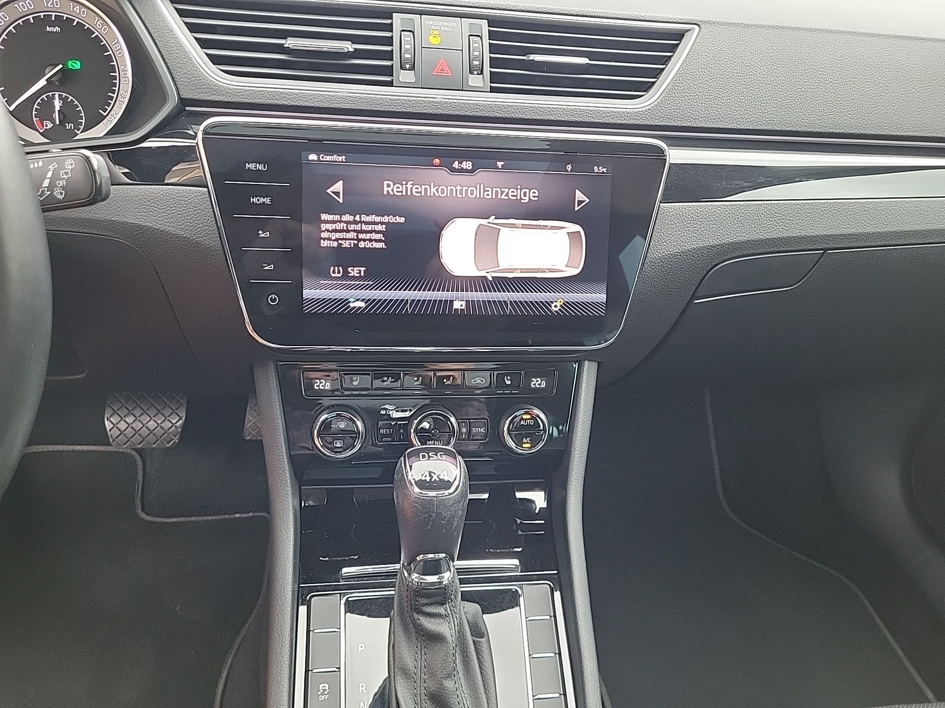 SKODA Superb Combi 2.0 TDi L&K 4x4 DSG-image-10