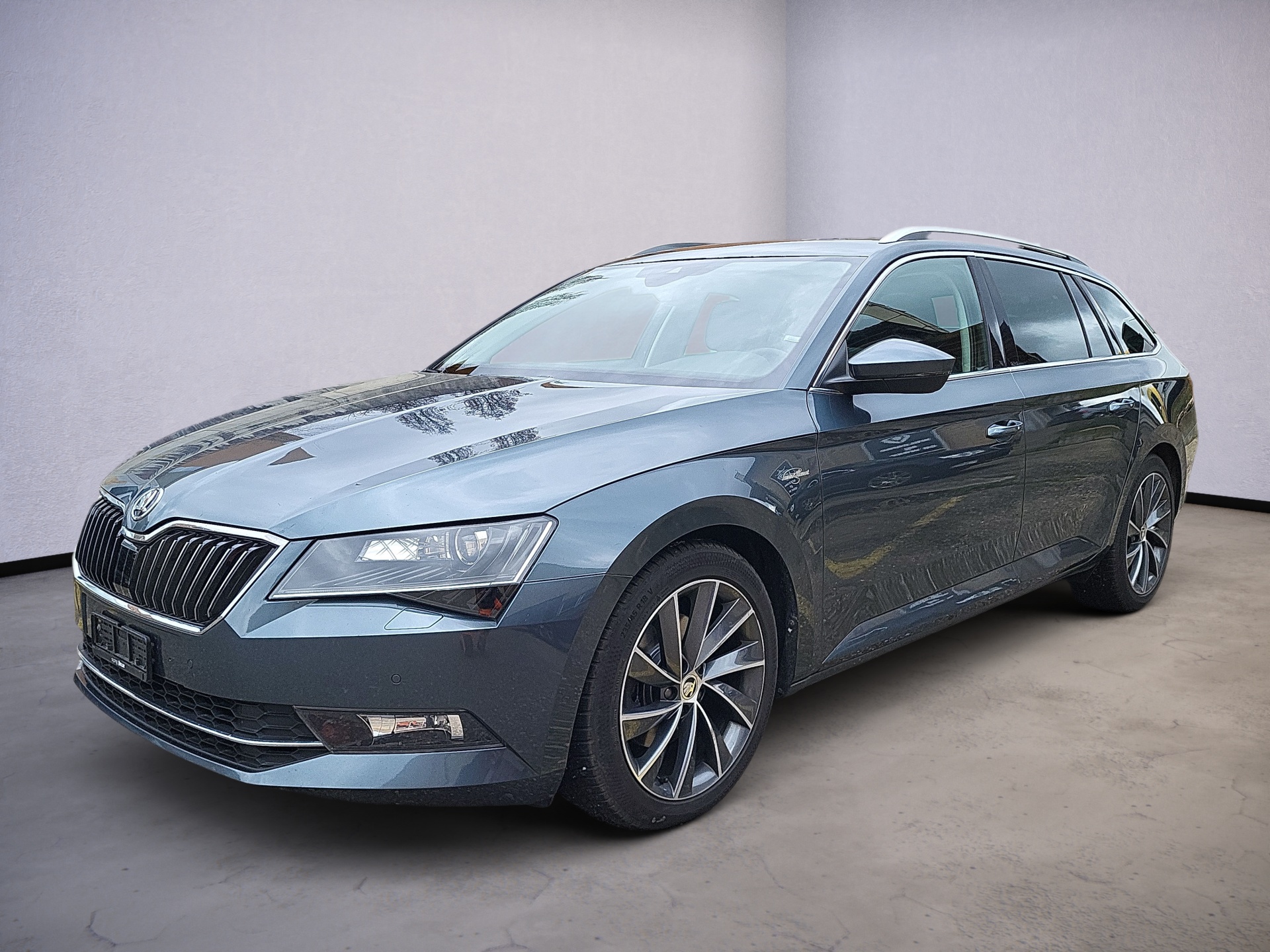 SKODA Superb Combi 2.0 TDi L&K 4x4 DSG-image-0
