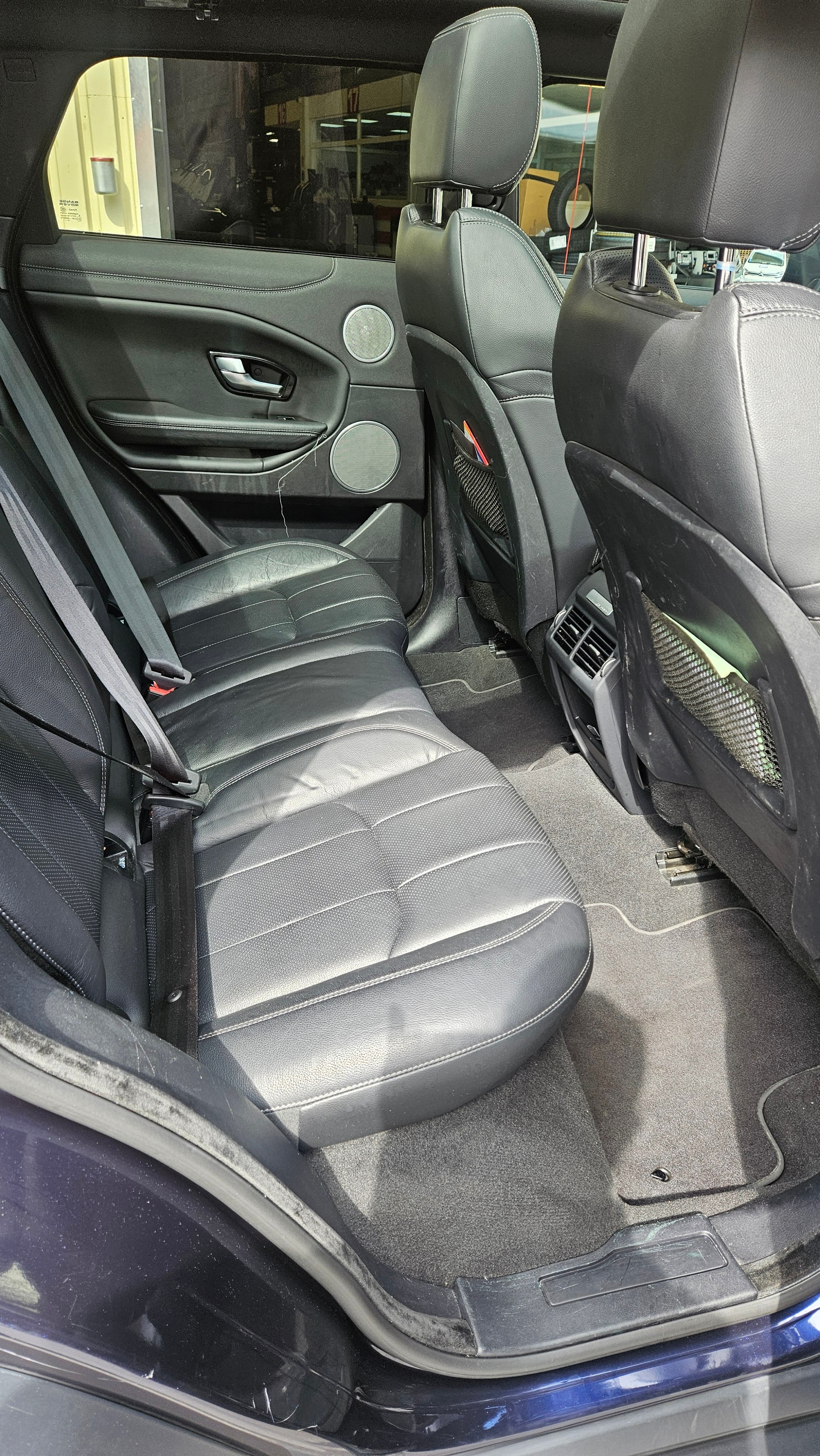 LAND ROVER Range Rover Evoque 2.0 TD4 SE Dynamic AT9-image-6