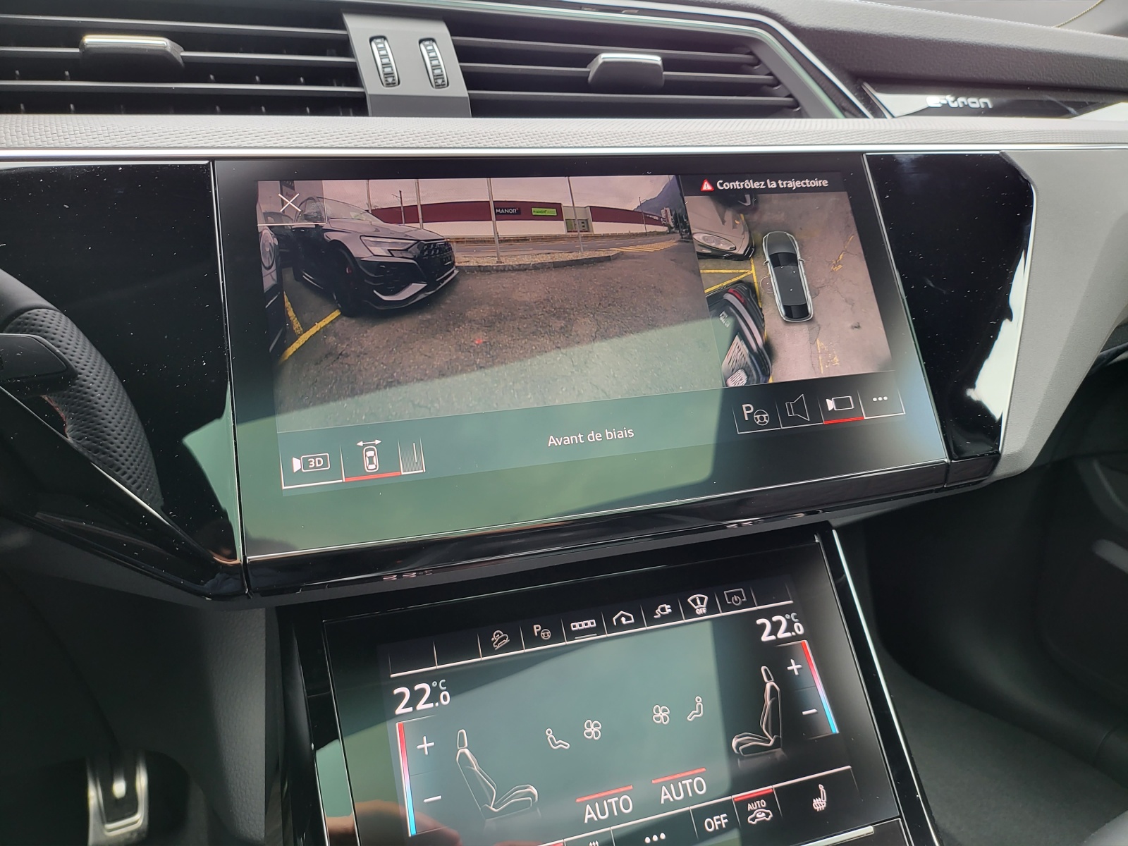 AUDI Q8 Sportback 55 e-tron Black Edition quattro-image-11