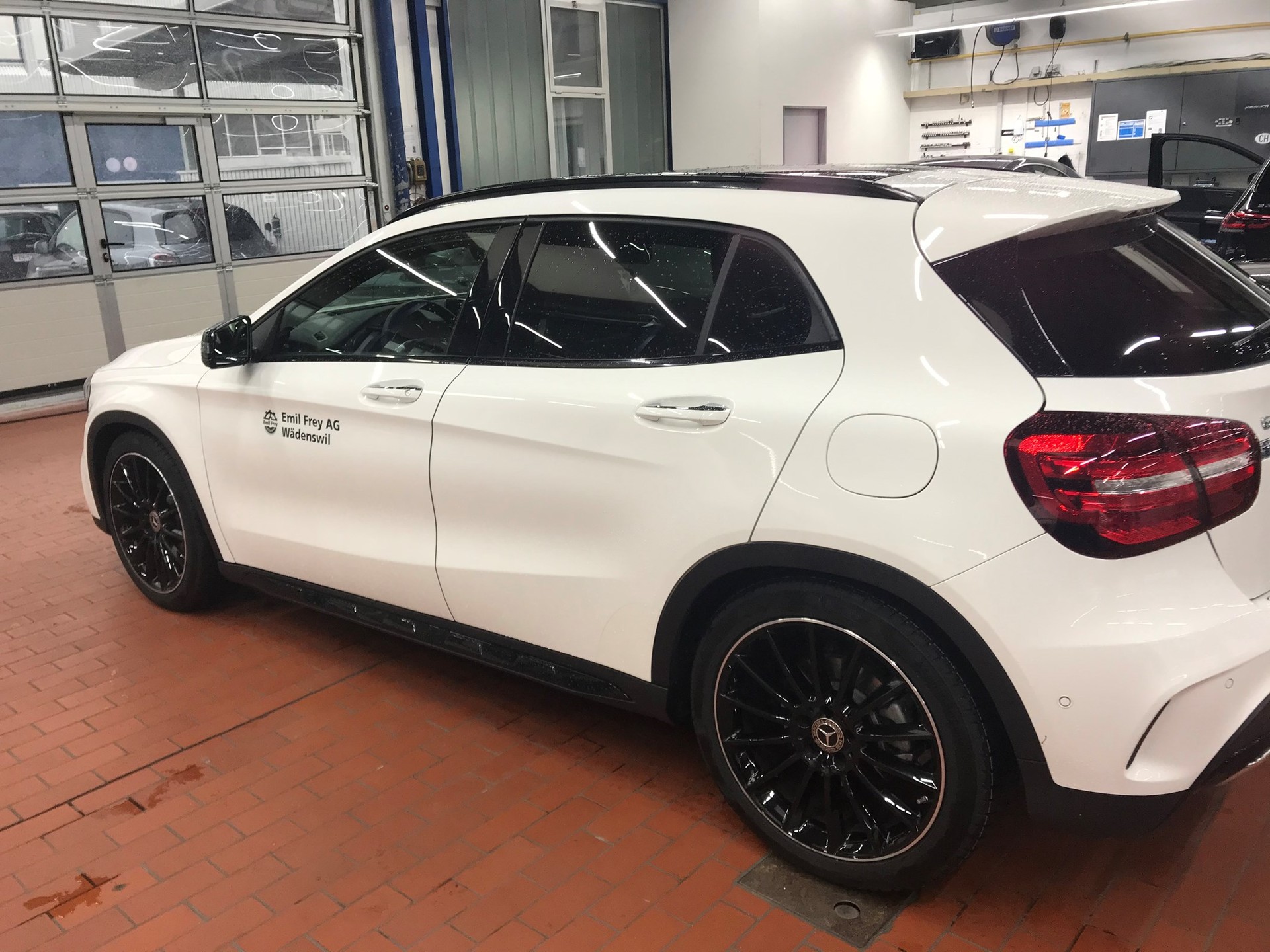 MERCEDES-BENZ GLA 250 AMG Line 4Matic 7G-DCT mit Garantie-image-4