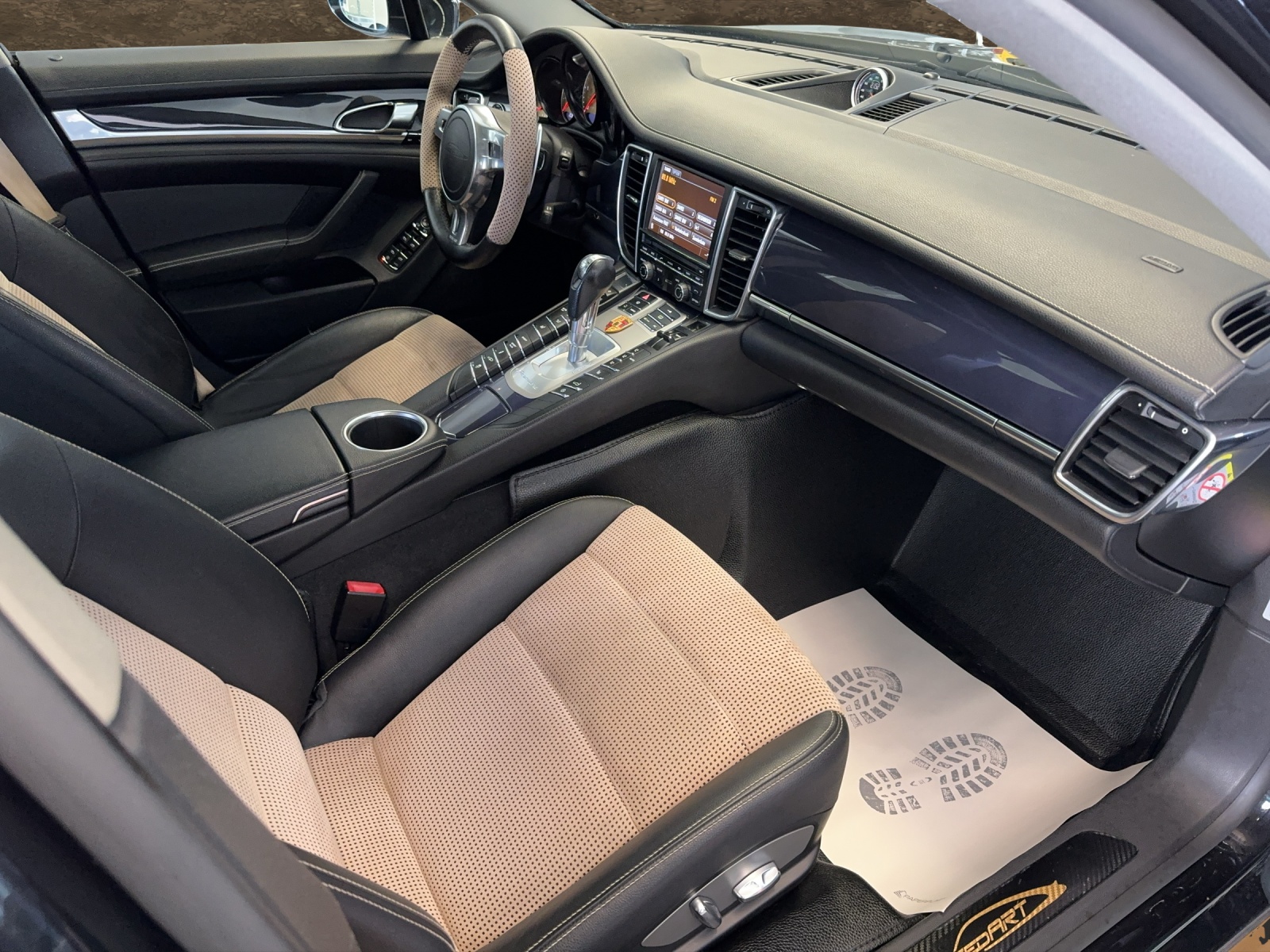 PORSCHE Panamera 3.0 Diesel Tiptronic-image-11