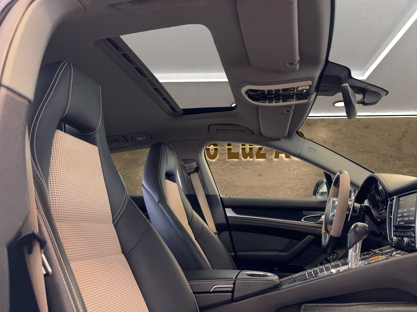 PORSCHE Panamera 3.0 Diesel Tiptronic-image-12