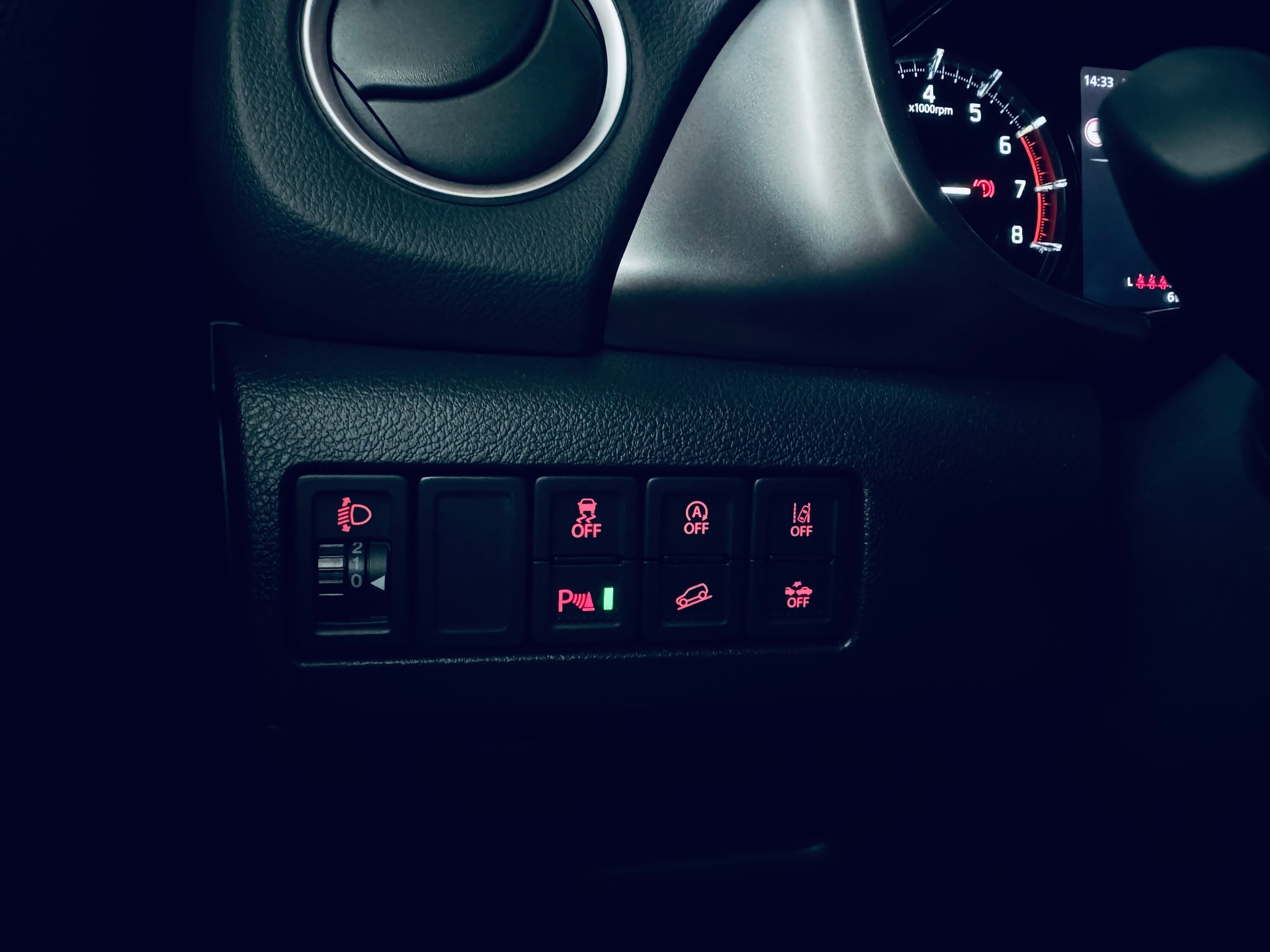 SUZUKI Vitara 1.4 Boosterjet Compact + 4x4 Hybrid-image-16