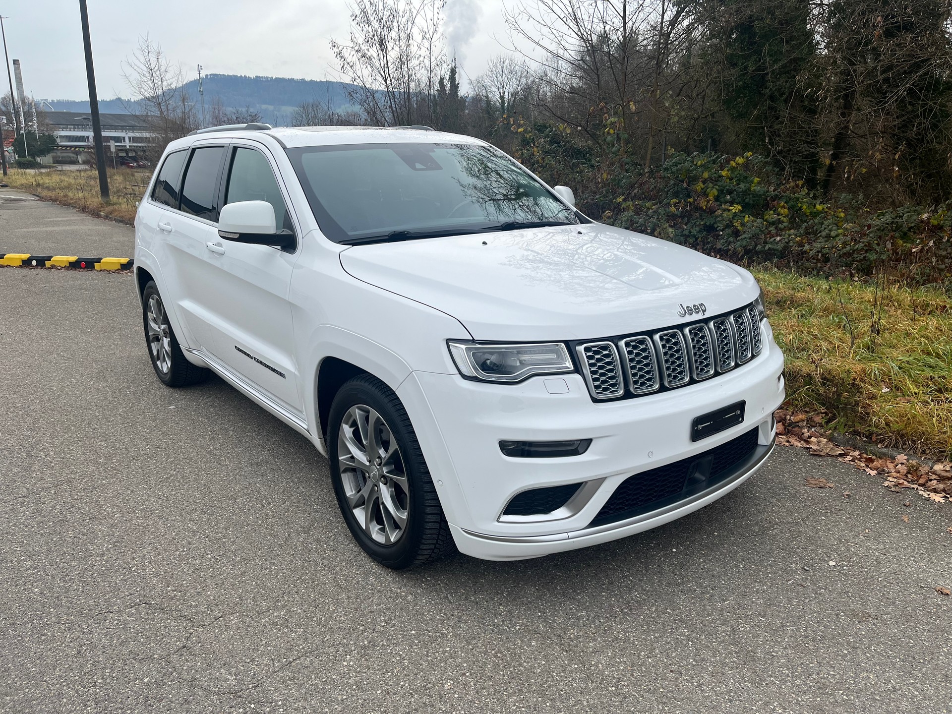 JEEP Grand Cherokee 3.0 CRD Summit Automatic-image-1
