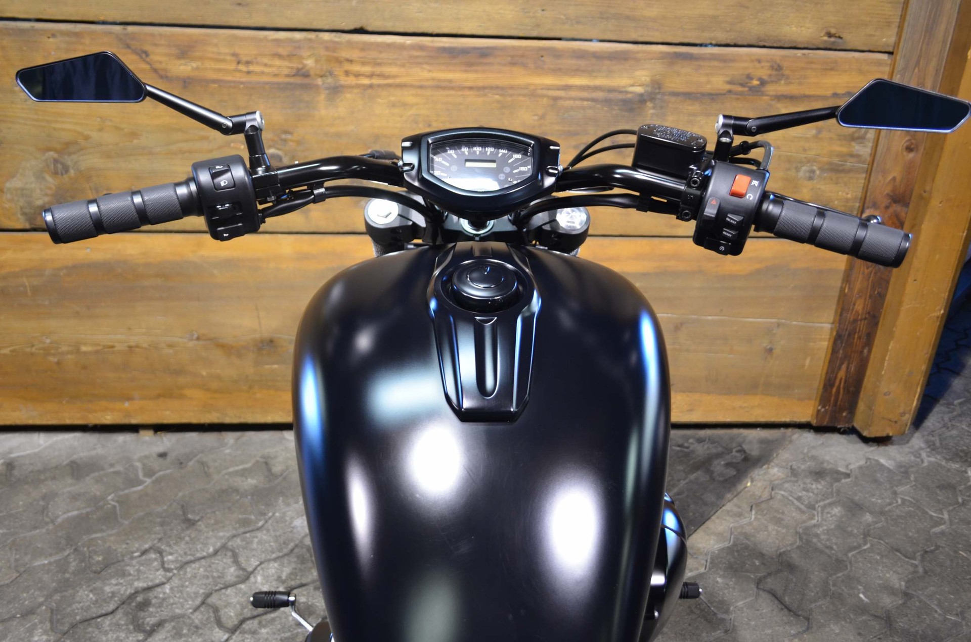 YAMAHA XVS 1300 CU Custom-showroom-element-2