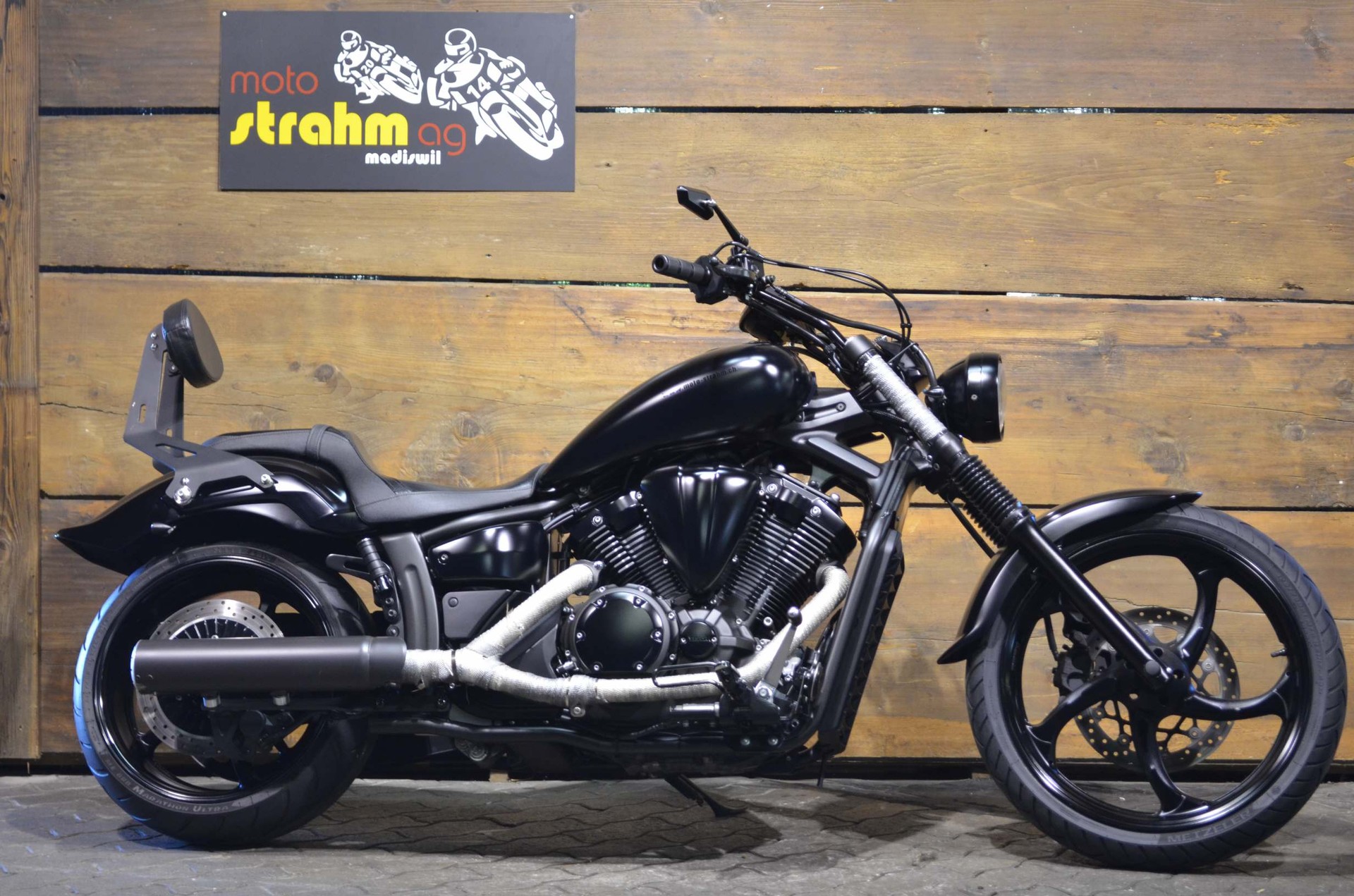 YAMAHA XVS 1300 CU Custom-showroom-element-1