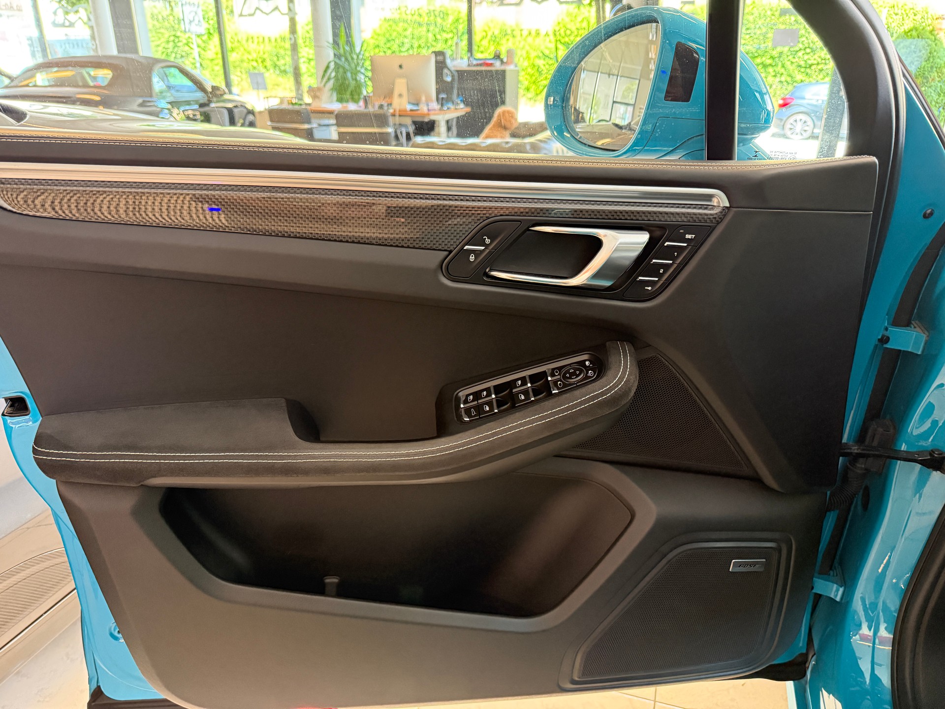 PORSCHE Macan Turbo Performance ''Miami Blue'' PDK-image-6