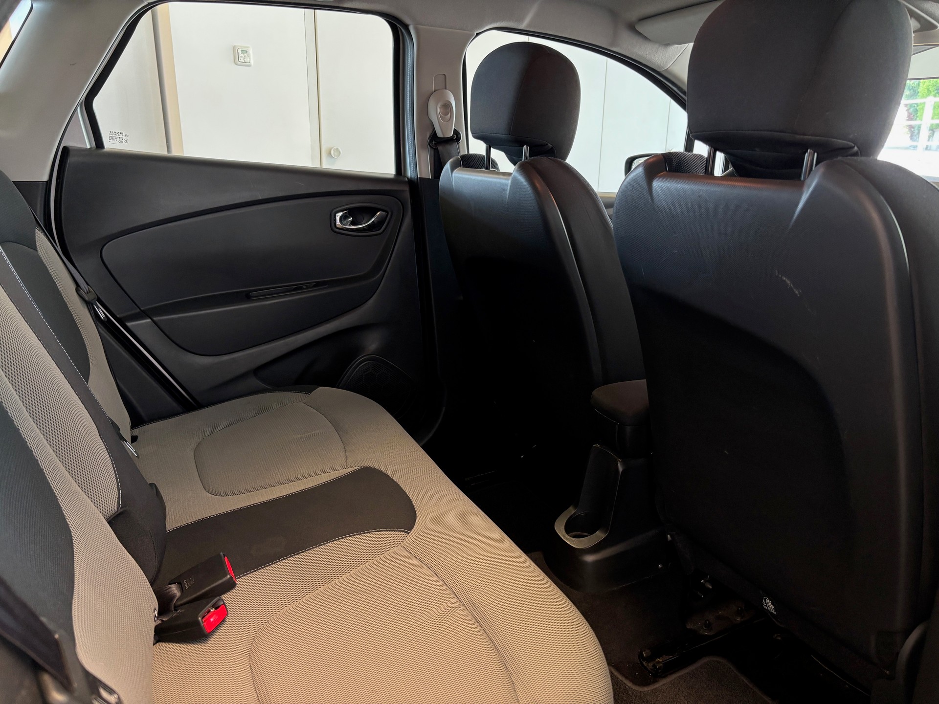 RENAULT Captur 1.5 dCi Dynamique-image-9