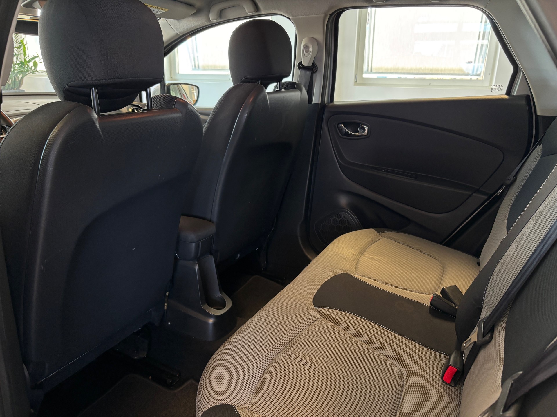 RENAULT Captur 1.5 dCi Dynamique-image-10