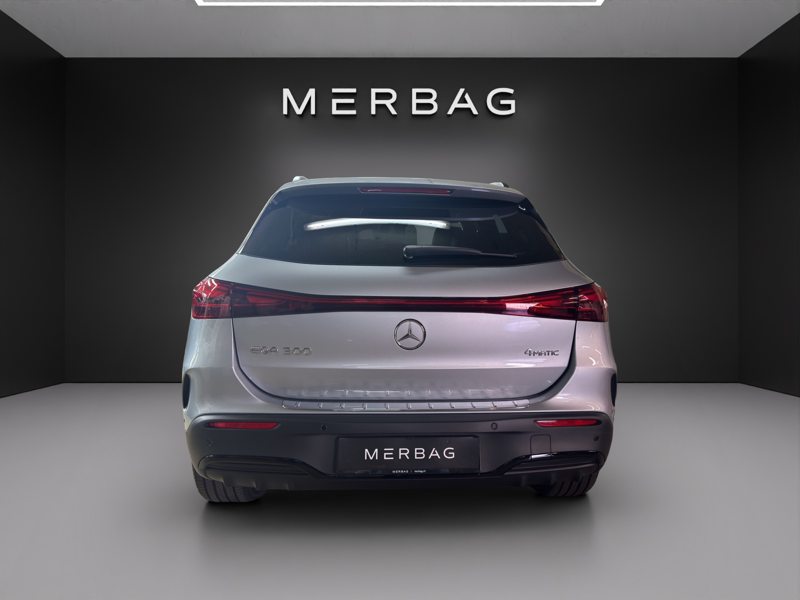 MERCEDES-BENZ EQA 300 66,5kWh 4Matic Swiss Star-image-3