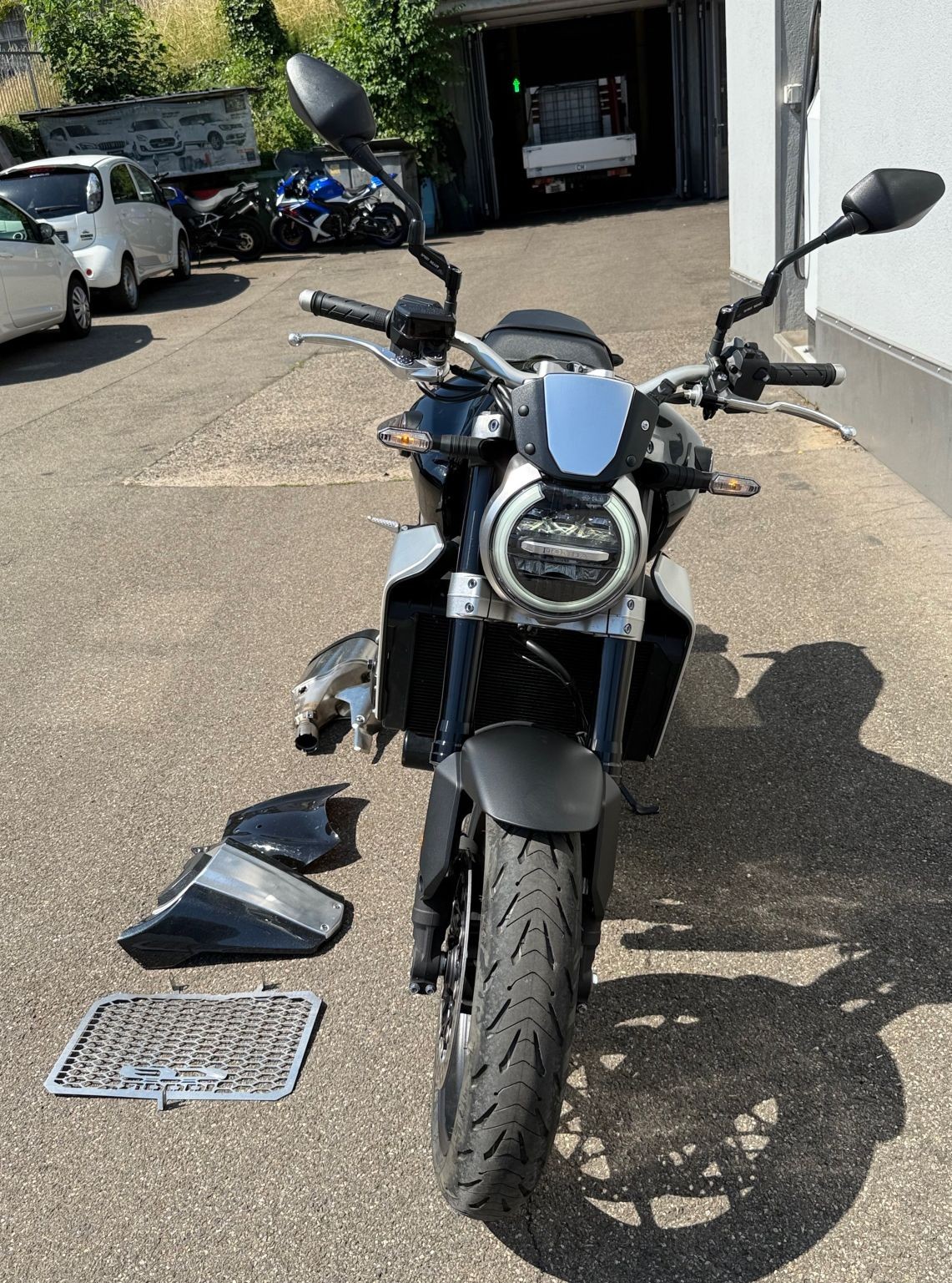 HONDA CB 1000 R ABS-image-1