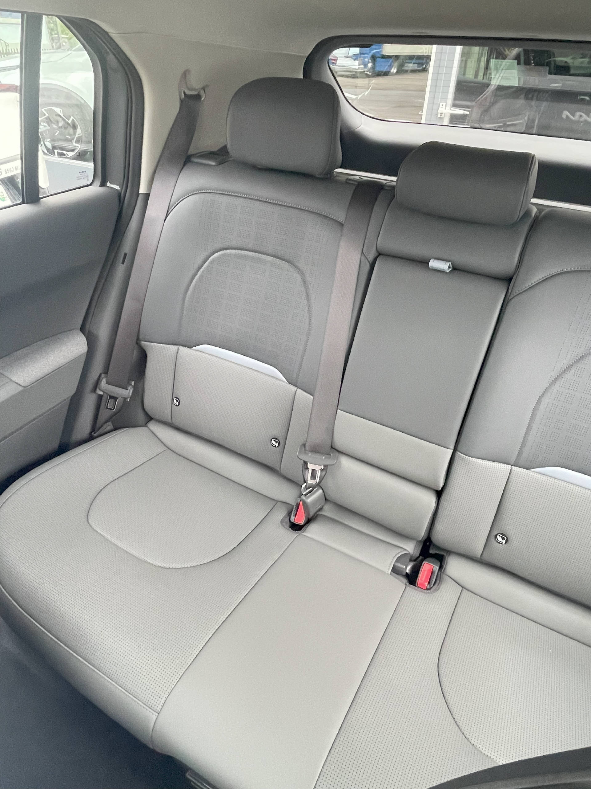 KIA EV3 81 kWh Earth+-image-4