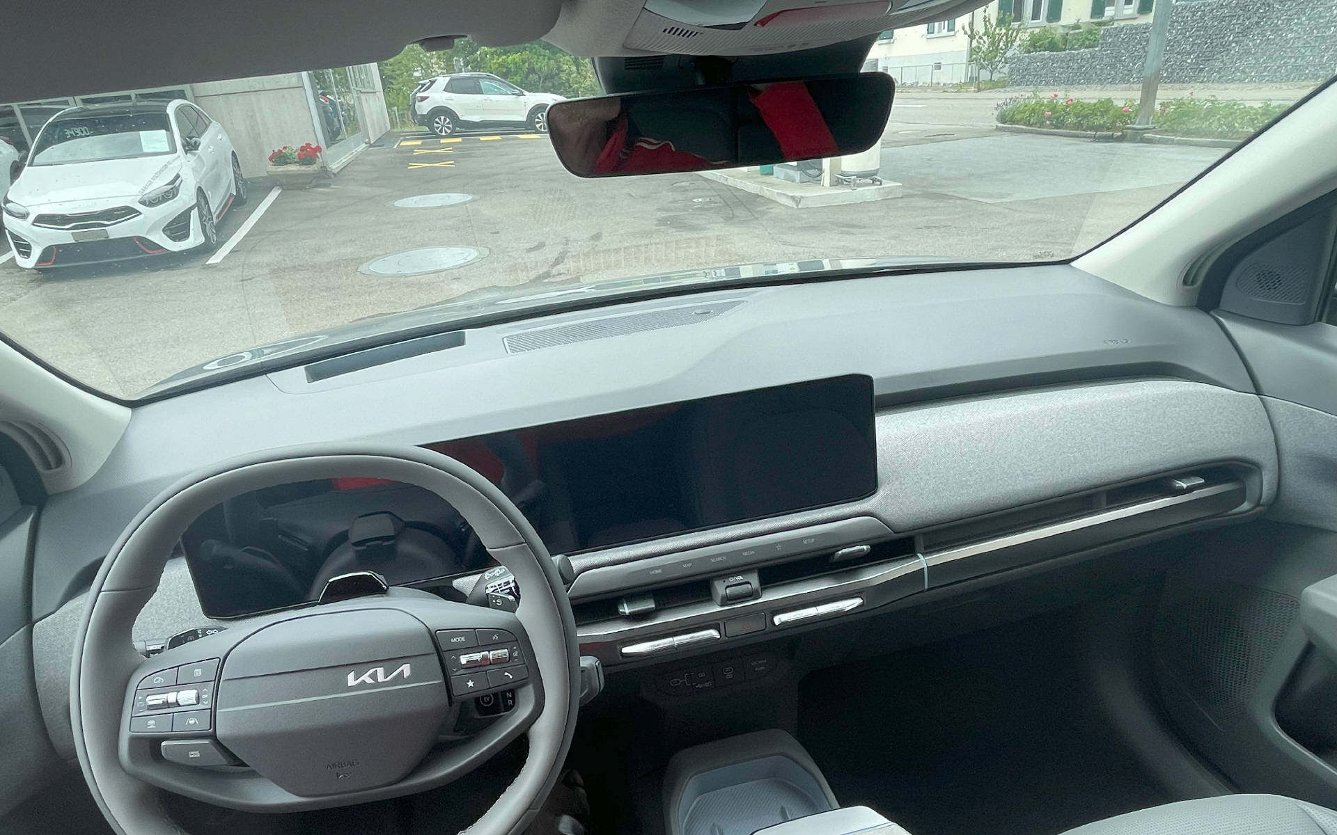 KIA EV3 81 kWh Earth+-image-6