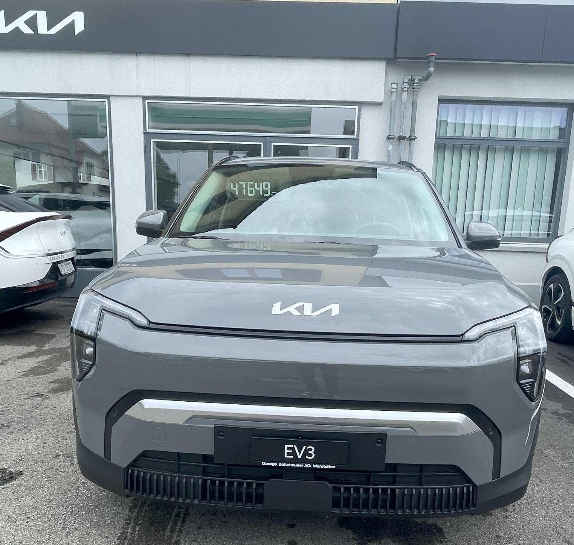 KIA EV3 81 kWh Earth+-image-0