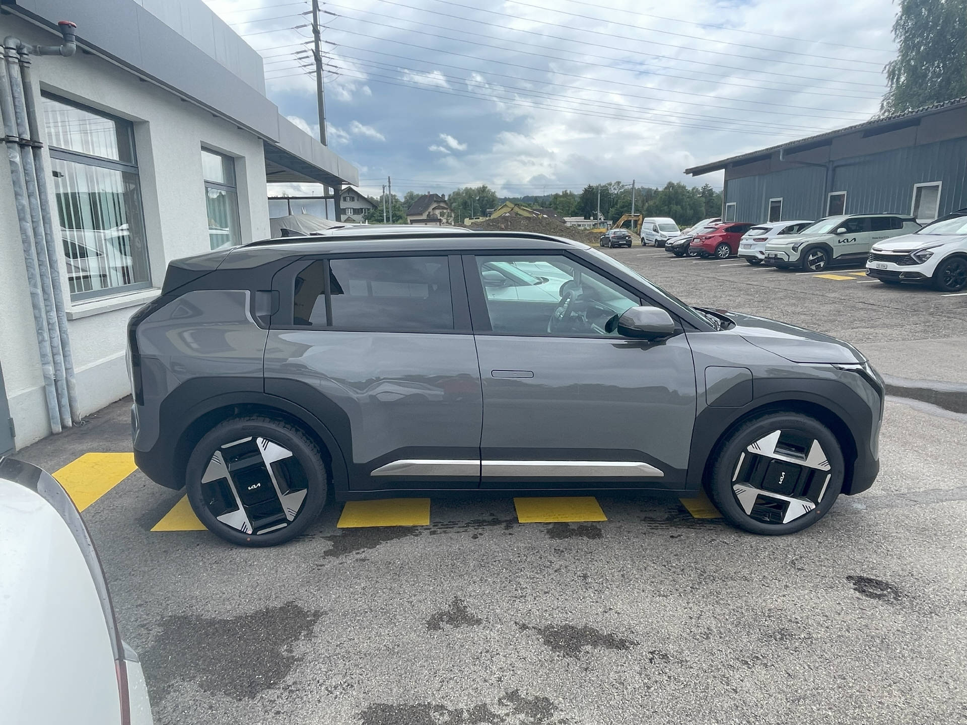 KIA EV3 81 kWh Earth+-image-3