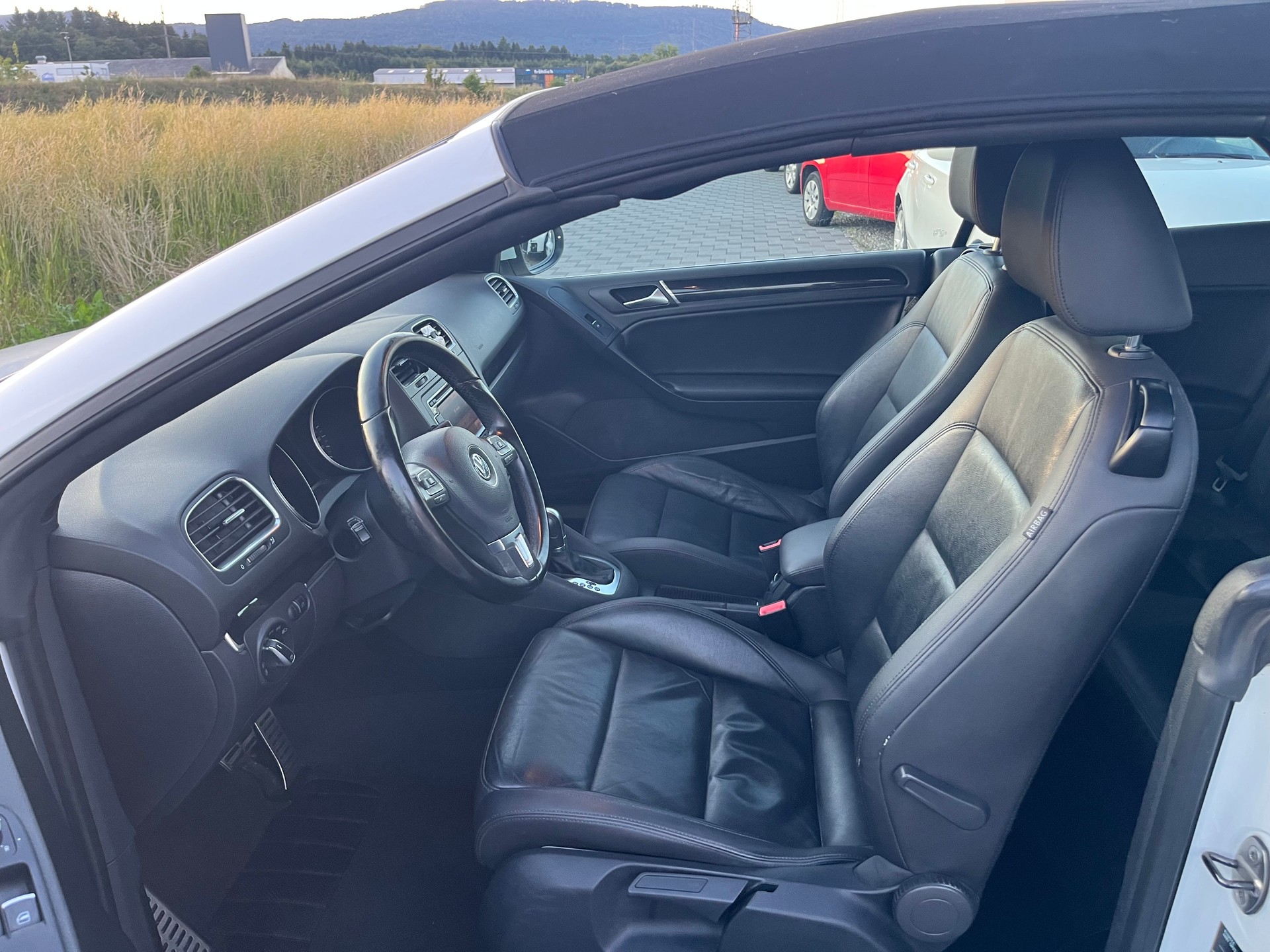 VW Golf Cabrio 1.4 TSI DSG-image-12