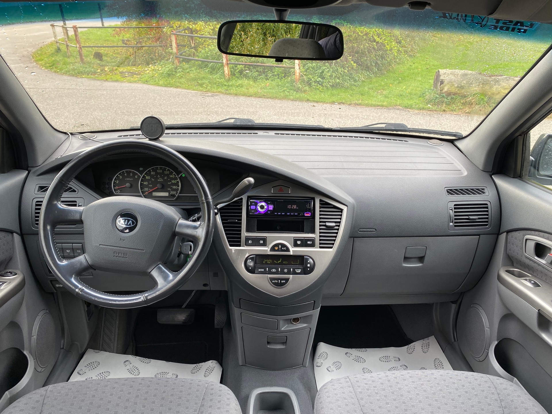 KIA Carens 2.0 CRDi EX-image-10