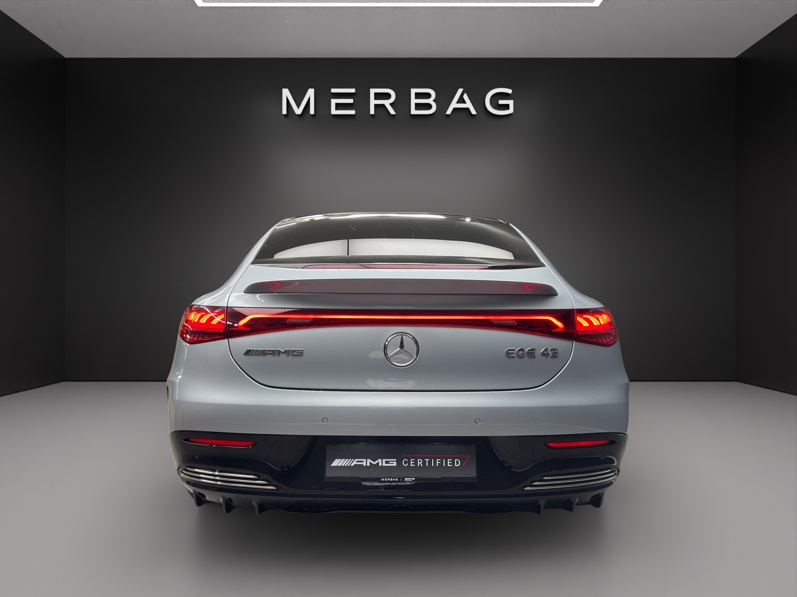 MERCEDES-BENZ EQE 43 AMG 4 Matic-image-4