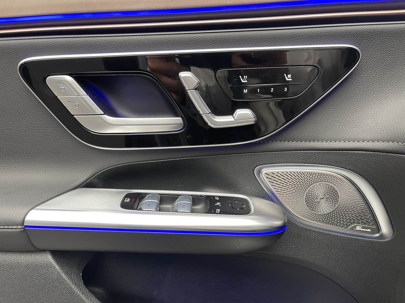 MERCEDES-BENZ EQE 43 AMG 4 Matic-image-12