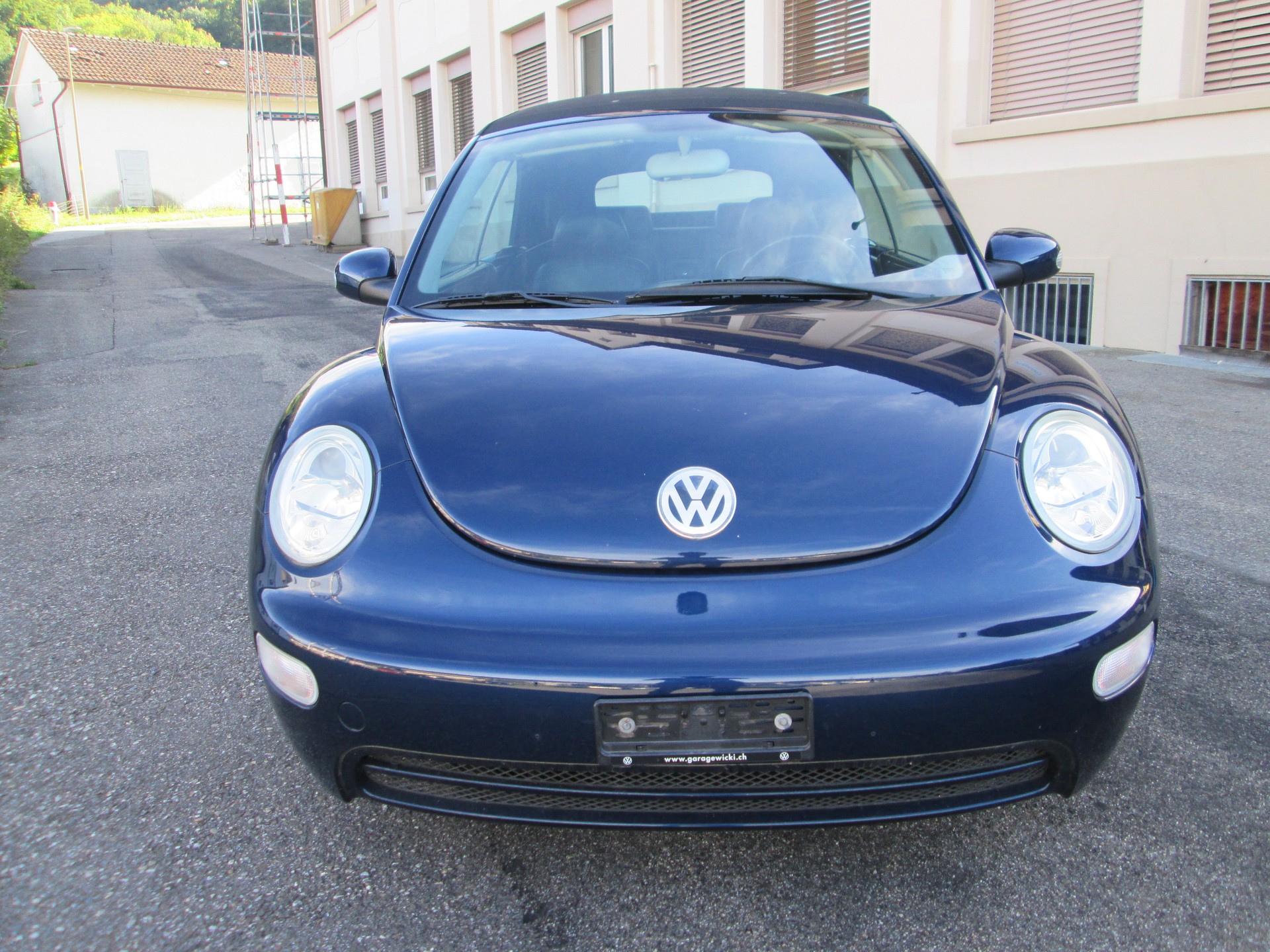 VW Beetle Cabrio 2.0-image-1