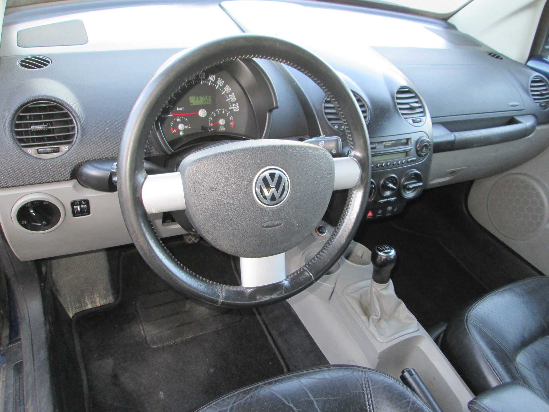 VW Beetle Cabrio 2.0-image-8