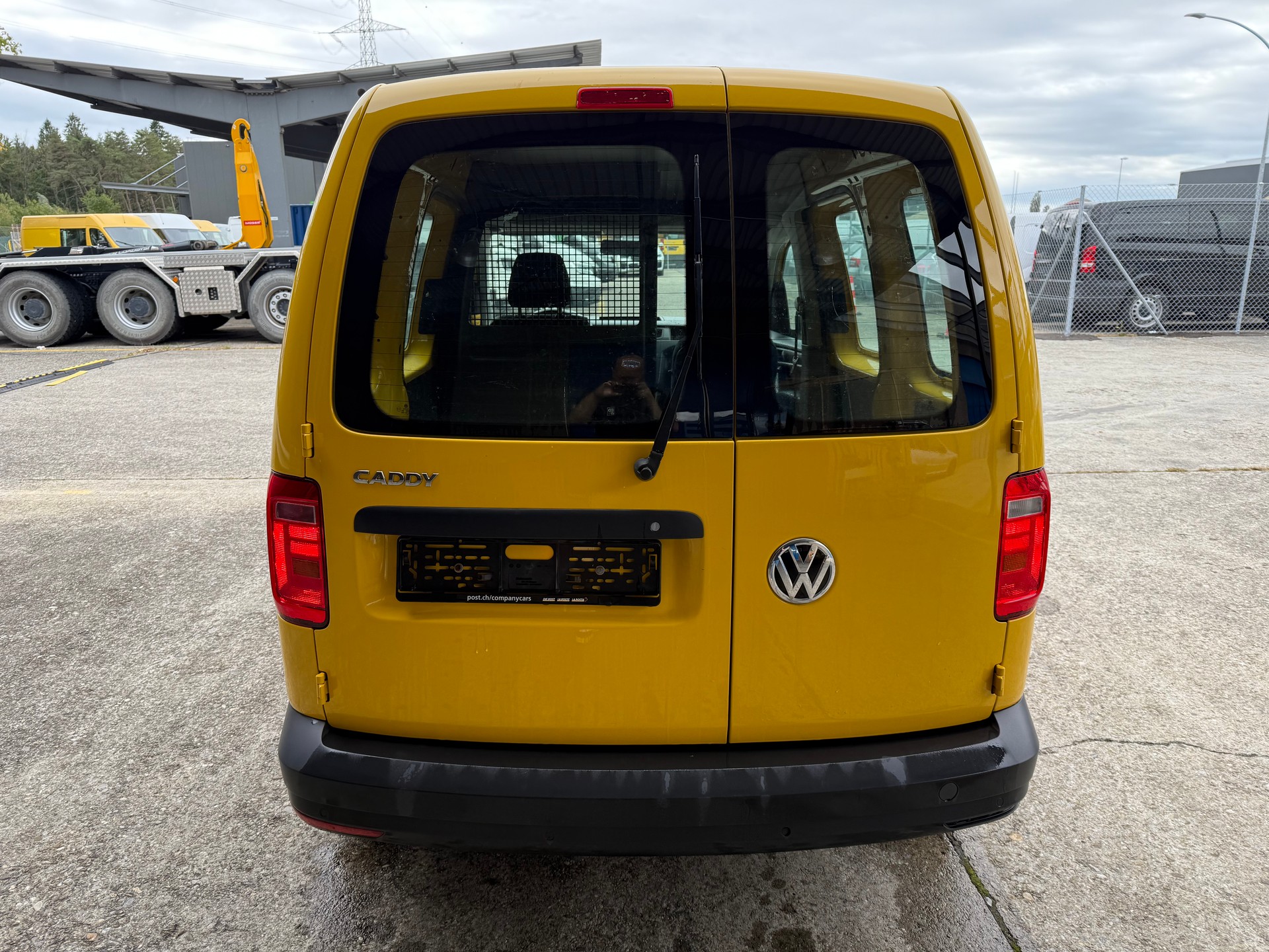 VW Caddy 1.0 TSI BlueMotion Technology-image-5