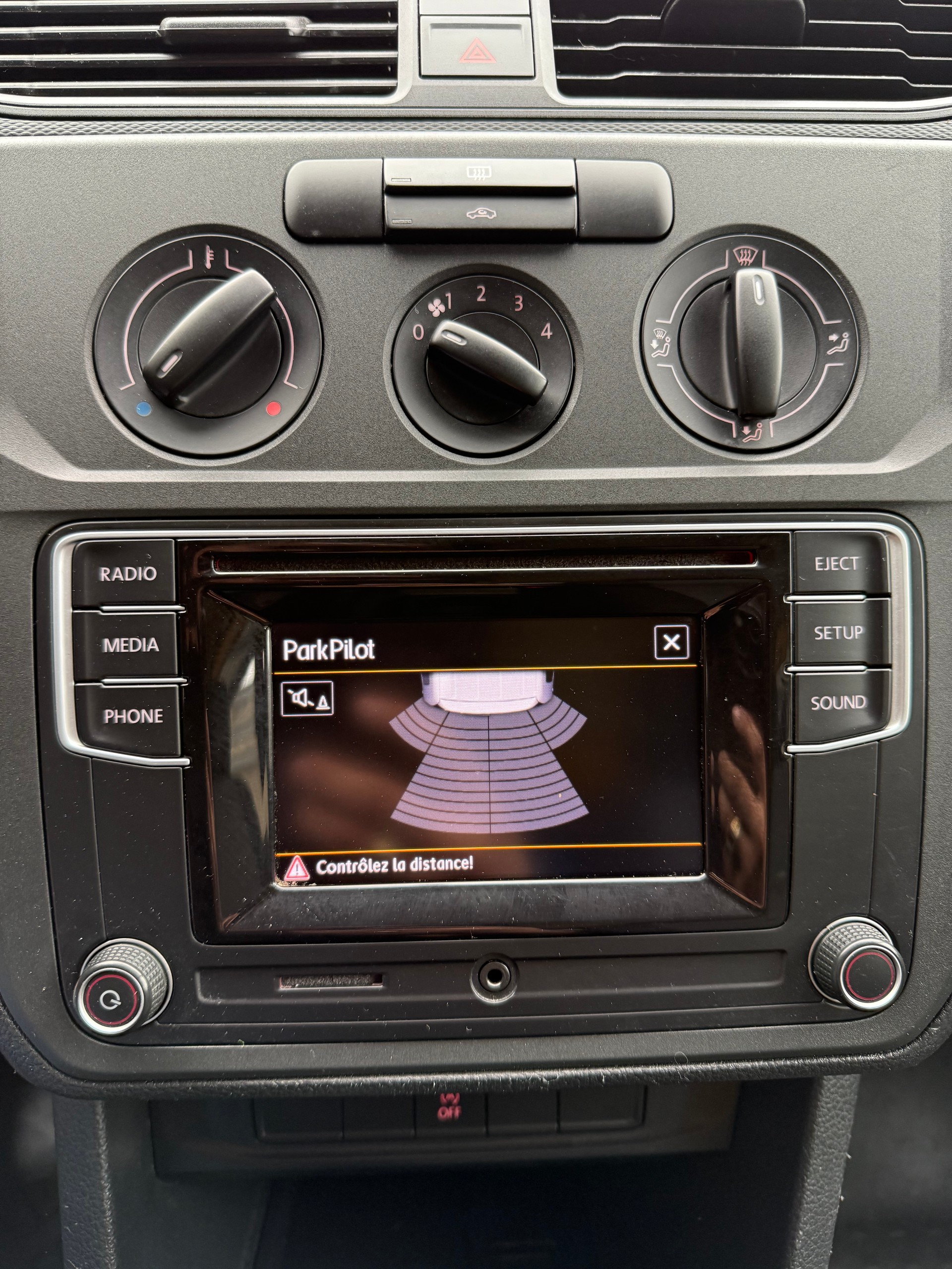 VW Caddy 1.0 TSI BlueMotion Technology-image-8