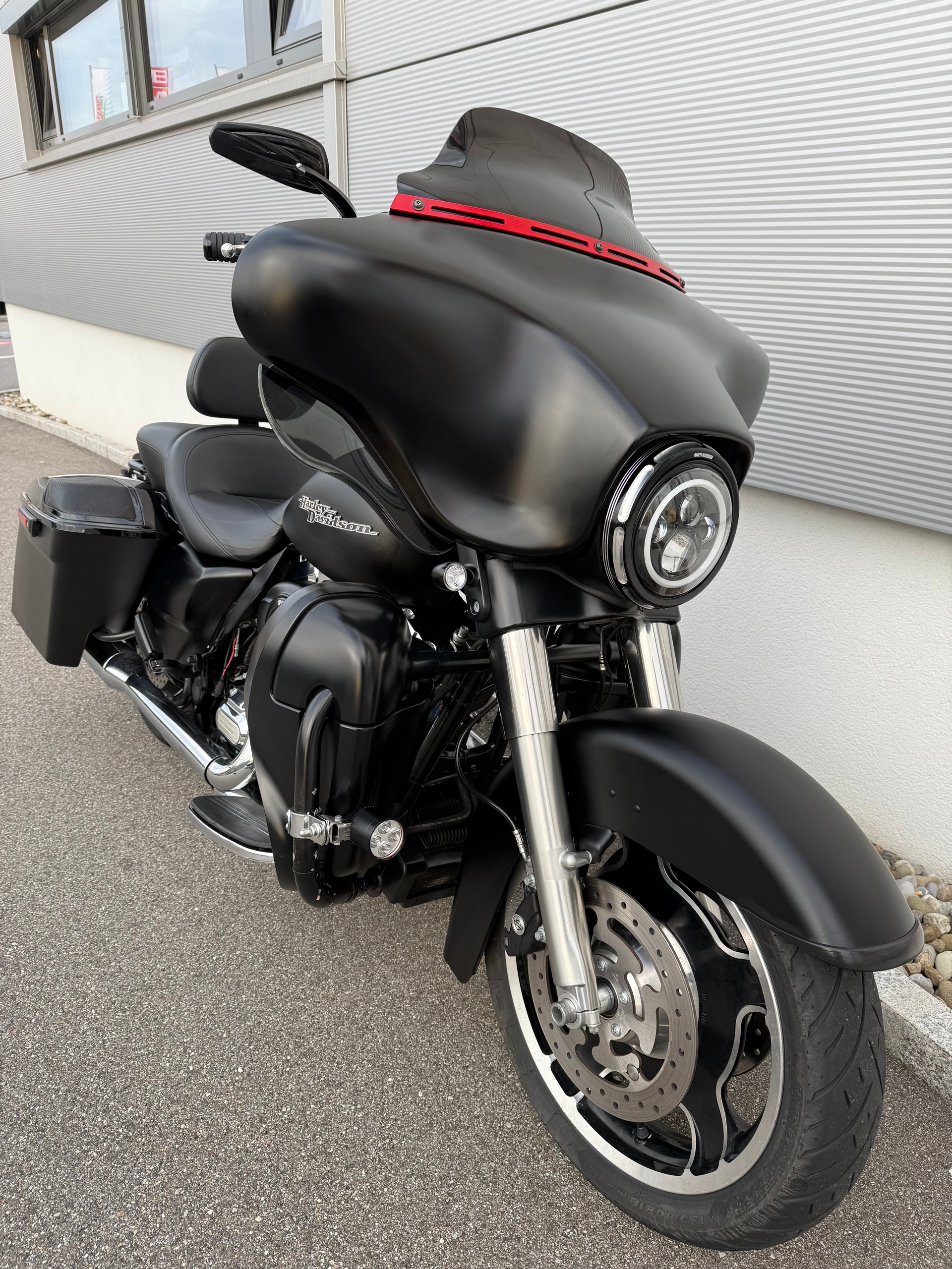 HARLEY-DAVIDSON FLHX Street Glide ABS (35kW)-showroom-element-1