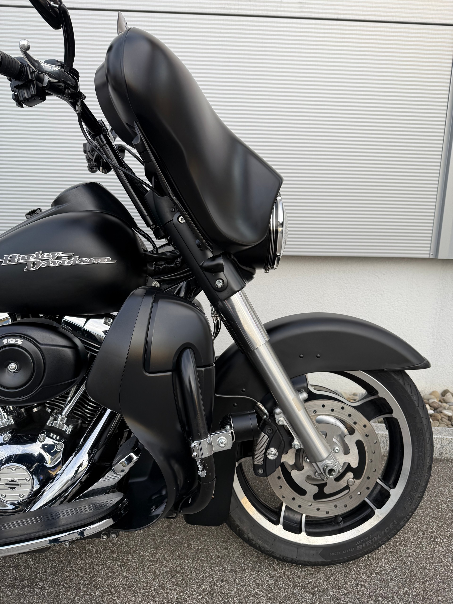 HARLEY-DAVIDSON FLHX Street Glide ABS (35kW)-showroom-element-3