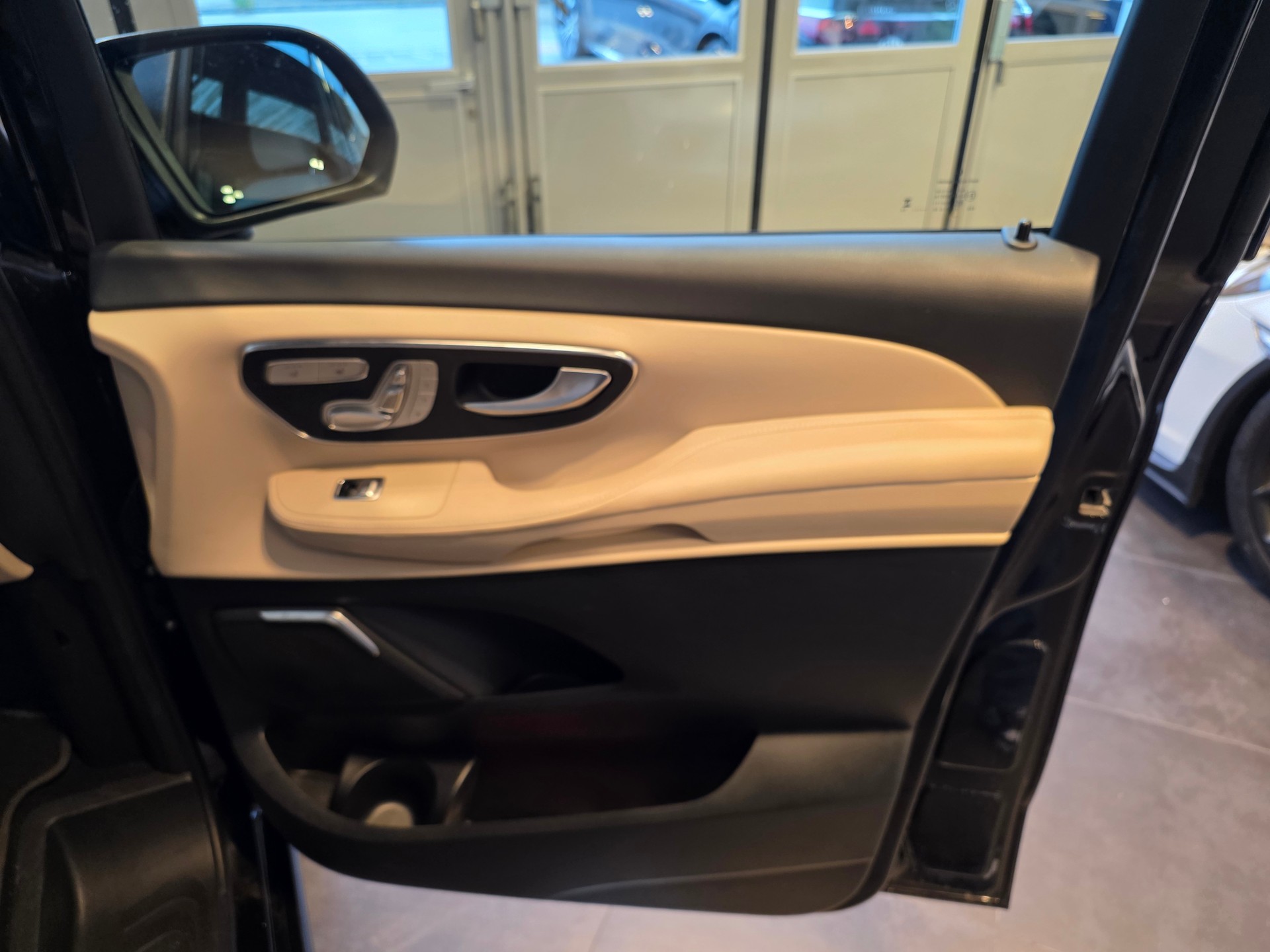MERCEDES-BENZ V 300 d Avantgarde L 4M-image-24