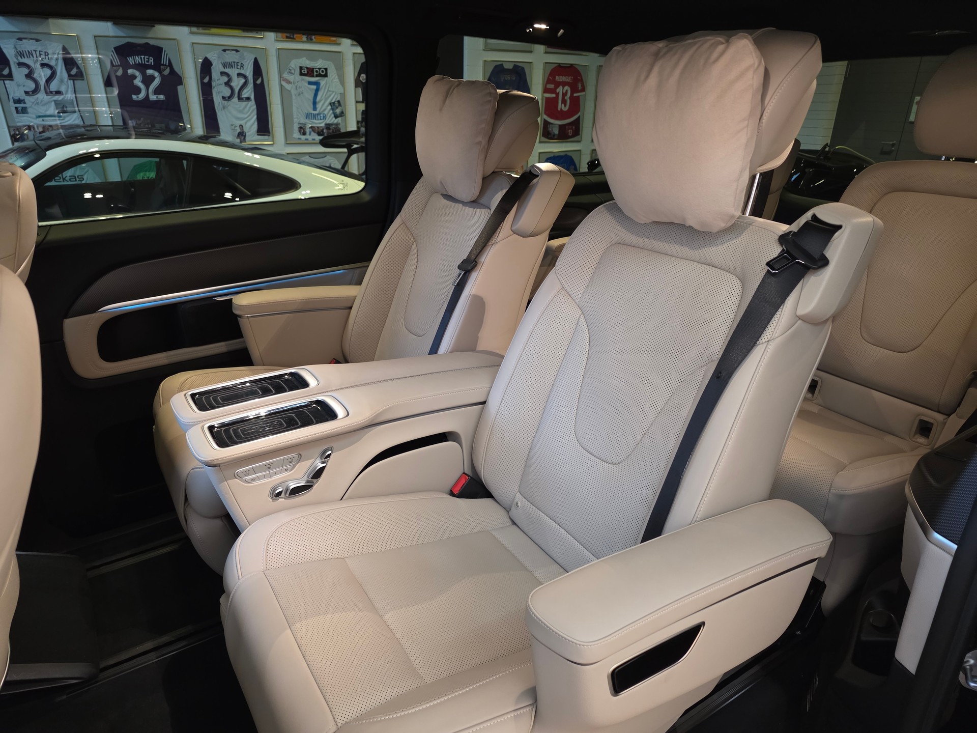 MERCEDES-BENZ V 300 d Avantgarde L 4M-image-17