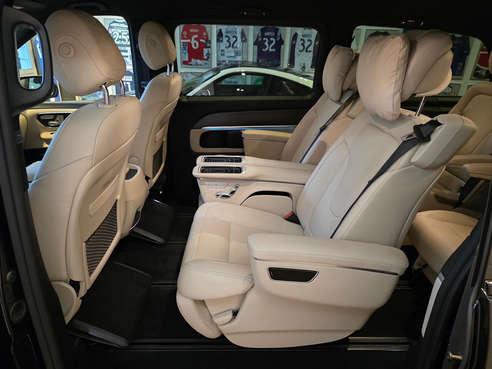 MERCEDES-BENZ V 300 d Avantgarde L 4M-image-16