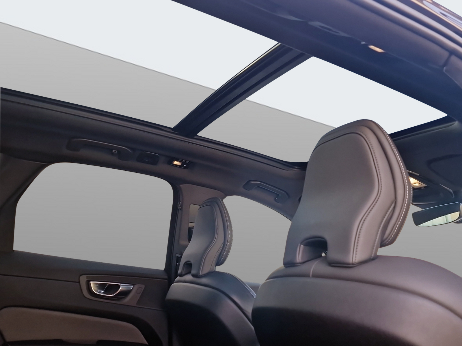 VOLVO XC60 2.0 T8 TE Plus Dark eAWD-image-16