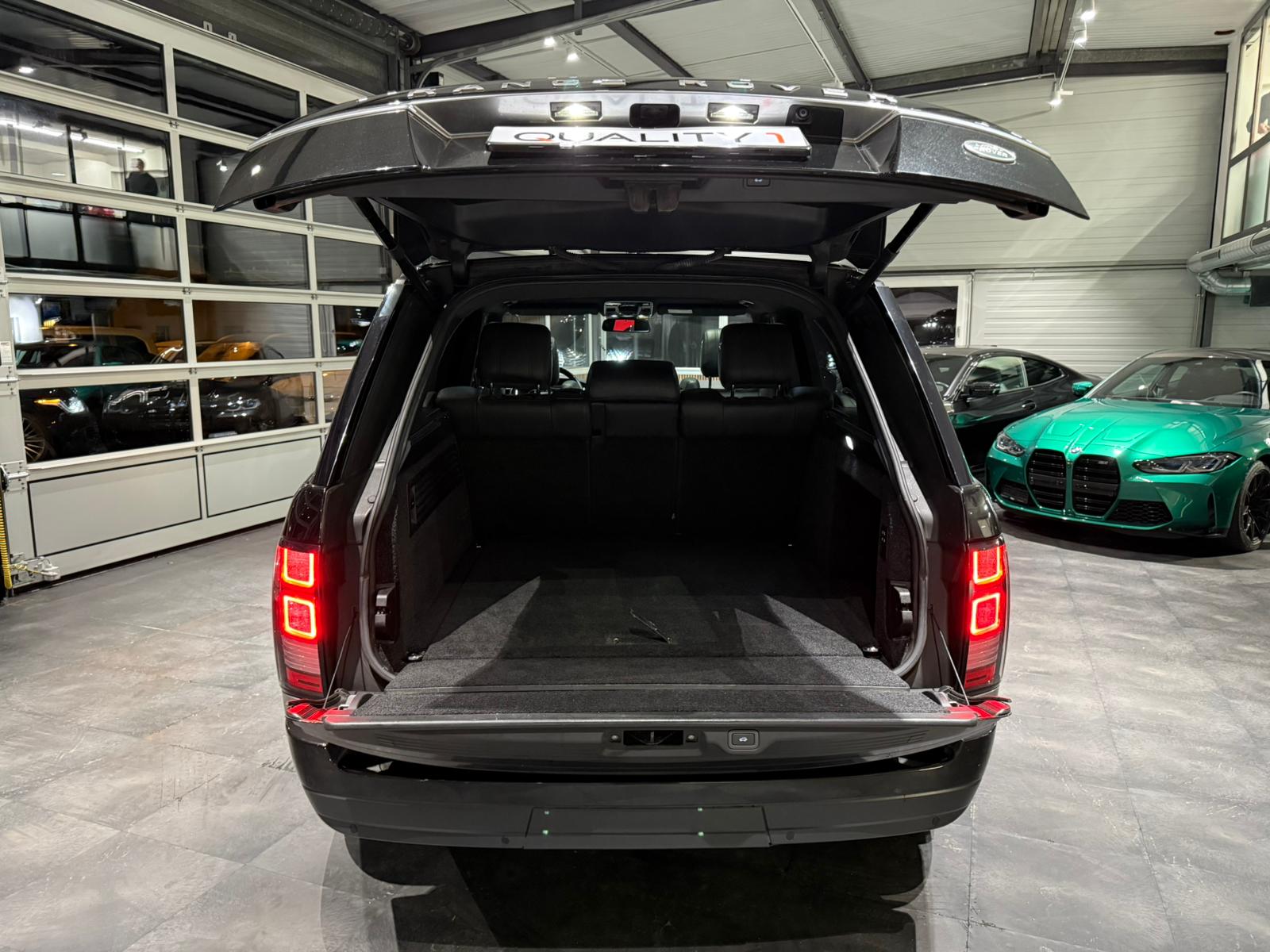 LAND ROVER Range Rover 3.0 TDV6 Vogue Automatic-image-4