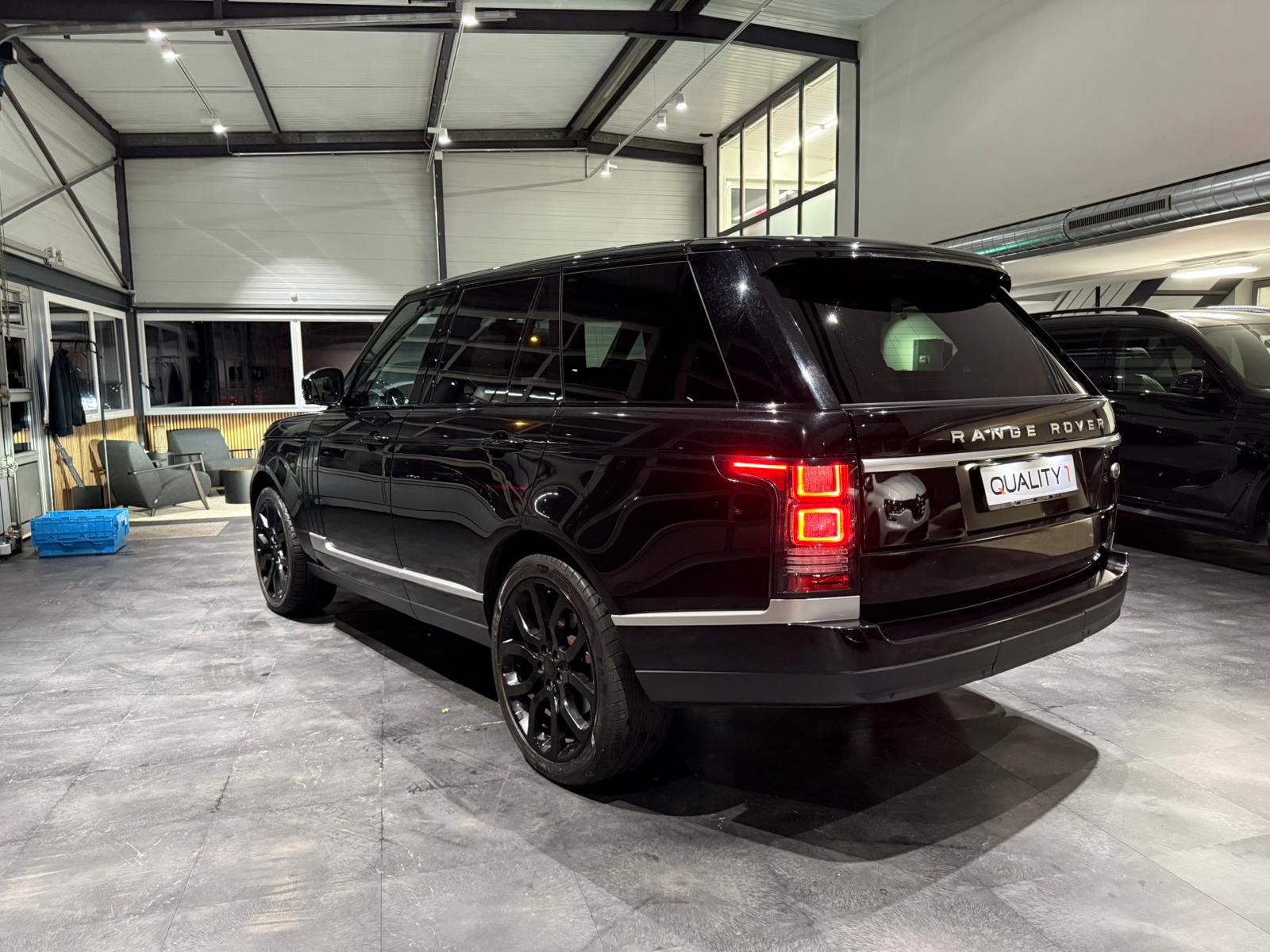 LAND ROVER Range Rover 3.0 TDV6 Vogue Automatic-image-2