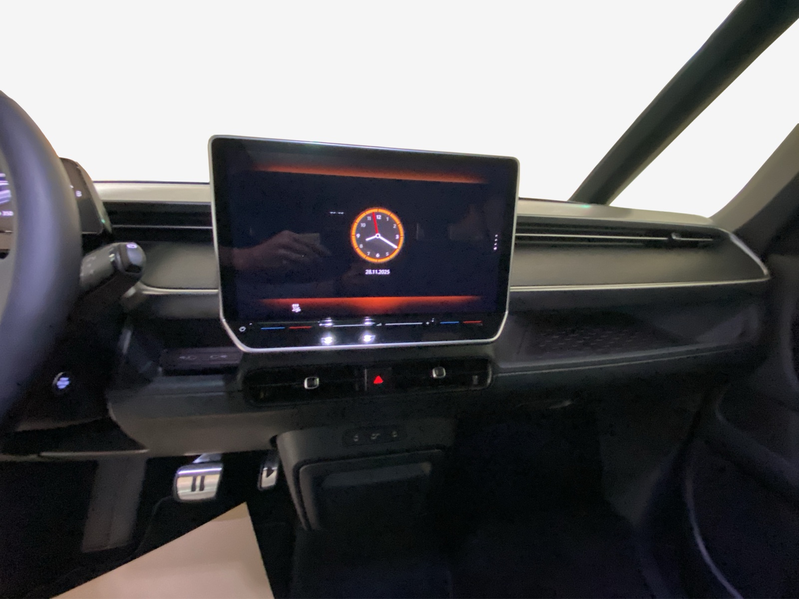 VW ID.Buzz LWB GTX 4 Motion-image-11