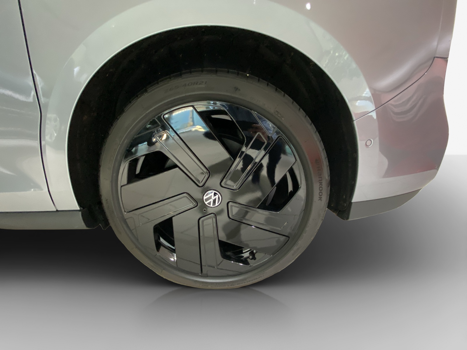 VW ID.Buzz LWB GTX 4 Motion-image-13